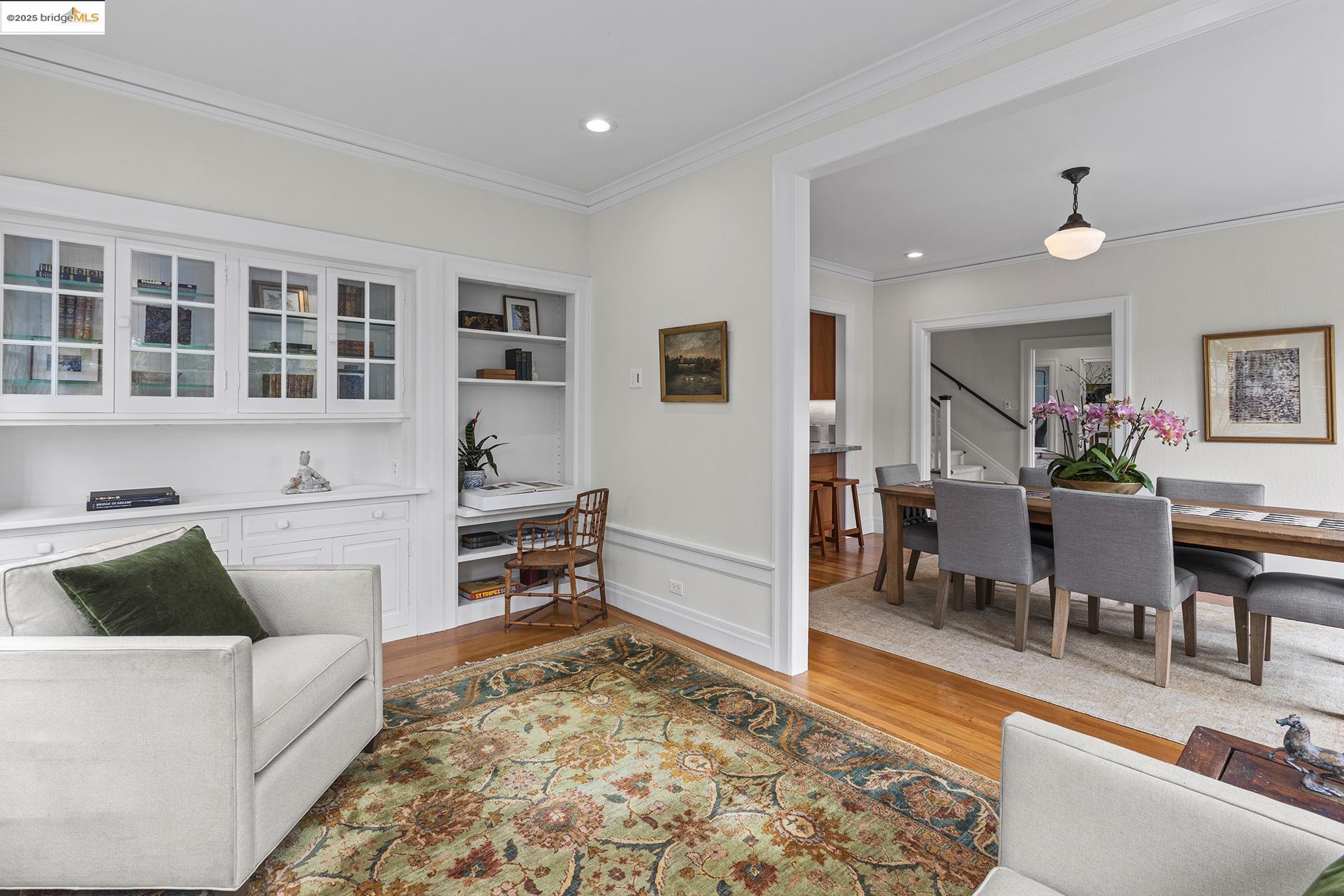 1923 Thousand Oaks Blvd