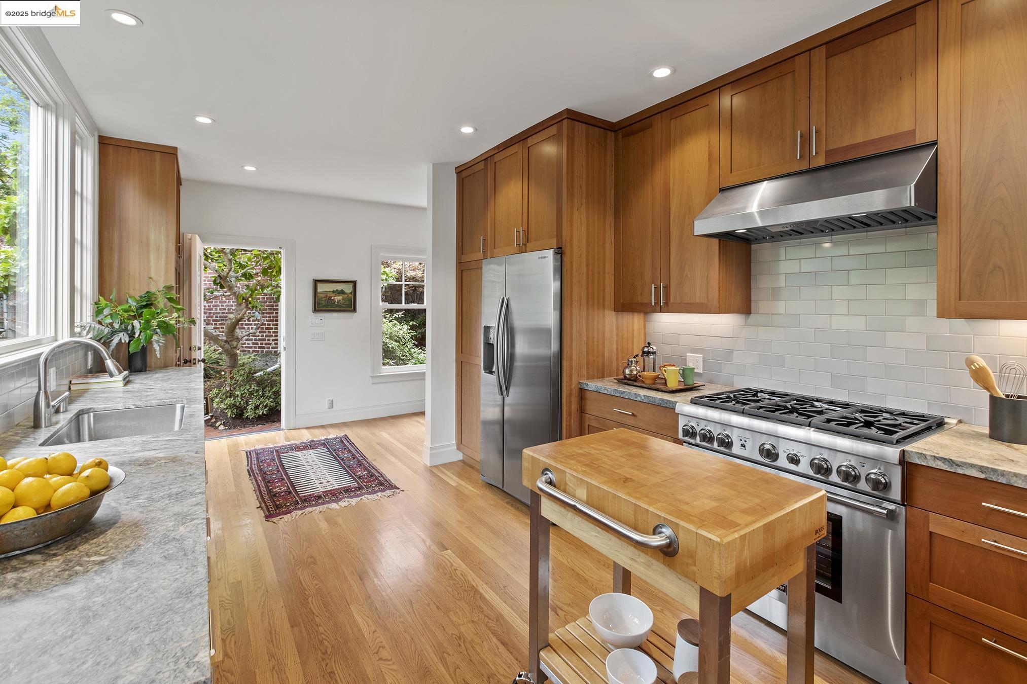 1923 Thousand Oaks Blvd