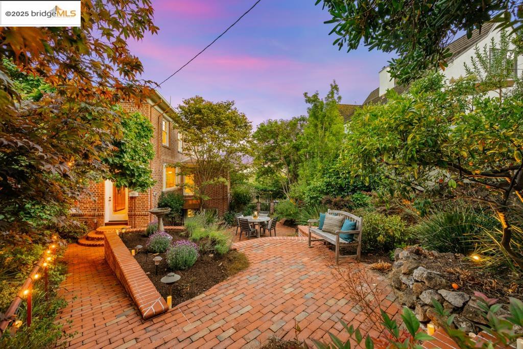 1923 Thousand Oaks Blvd