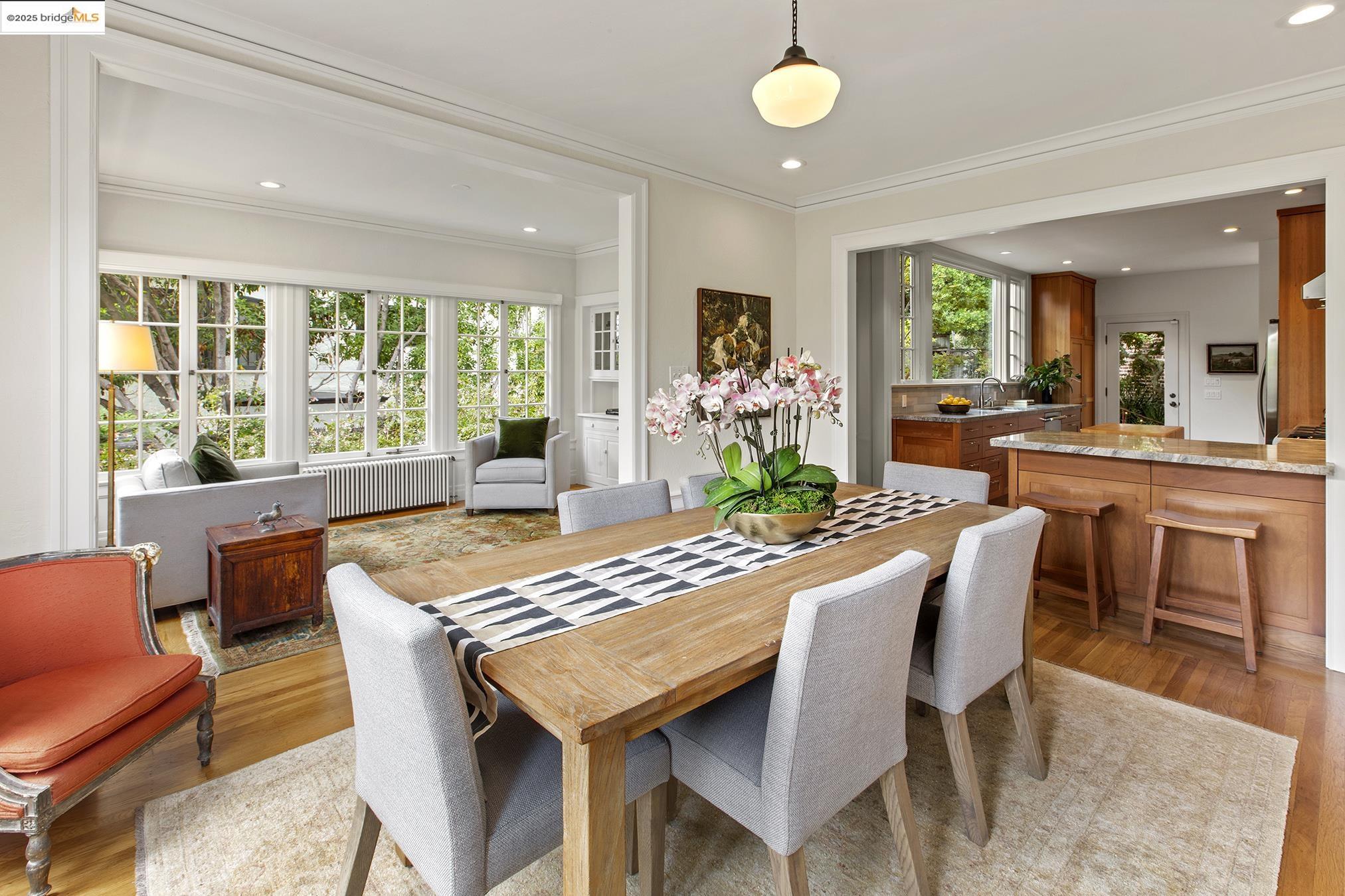 1923 Thousand Oaks Blvd