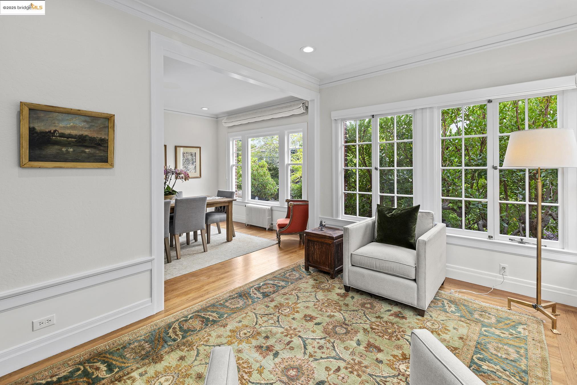 1923 Thousand Oaks Blvd