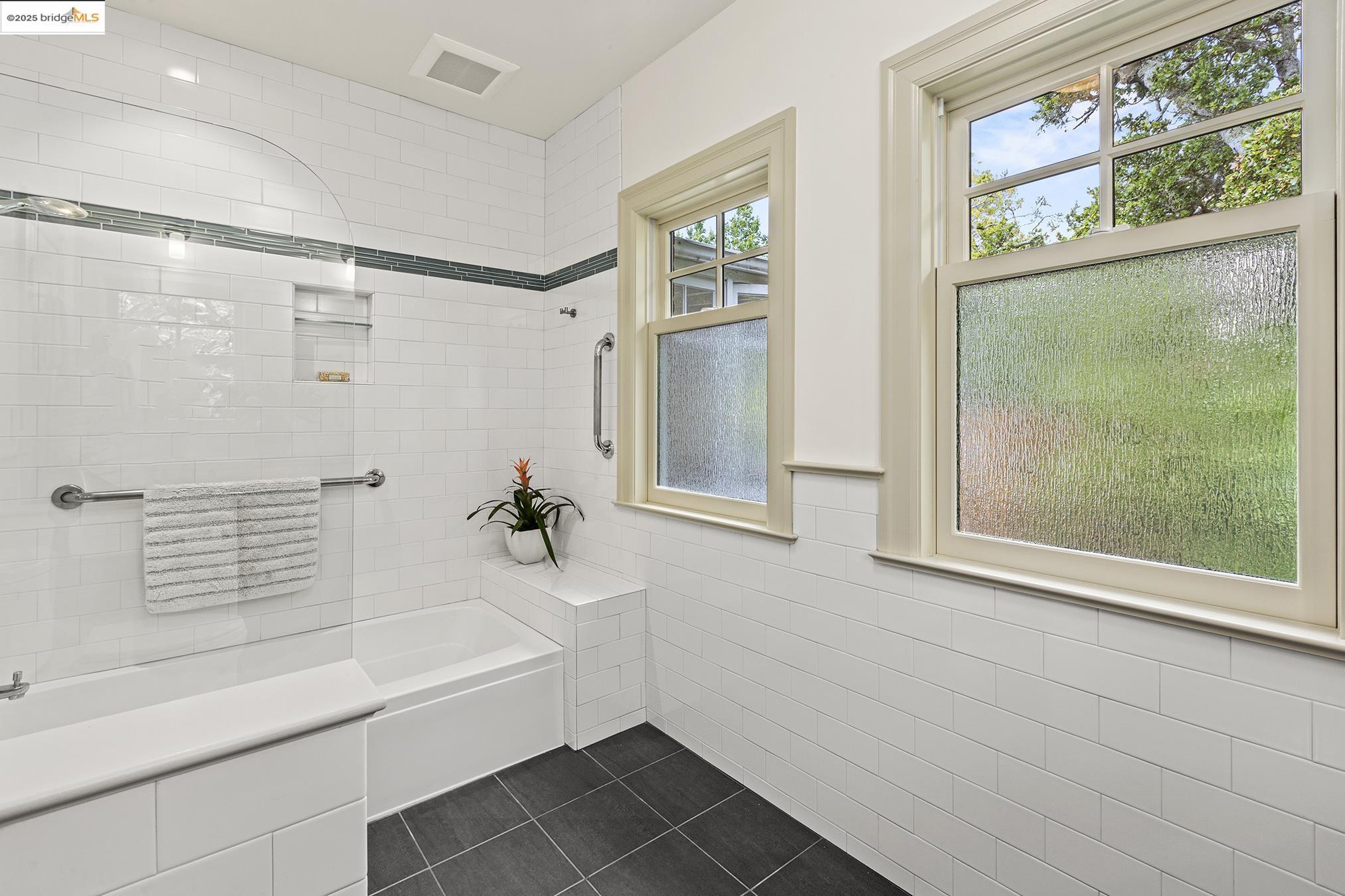 1923 Thousand Oaks Blvd