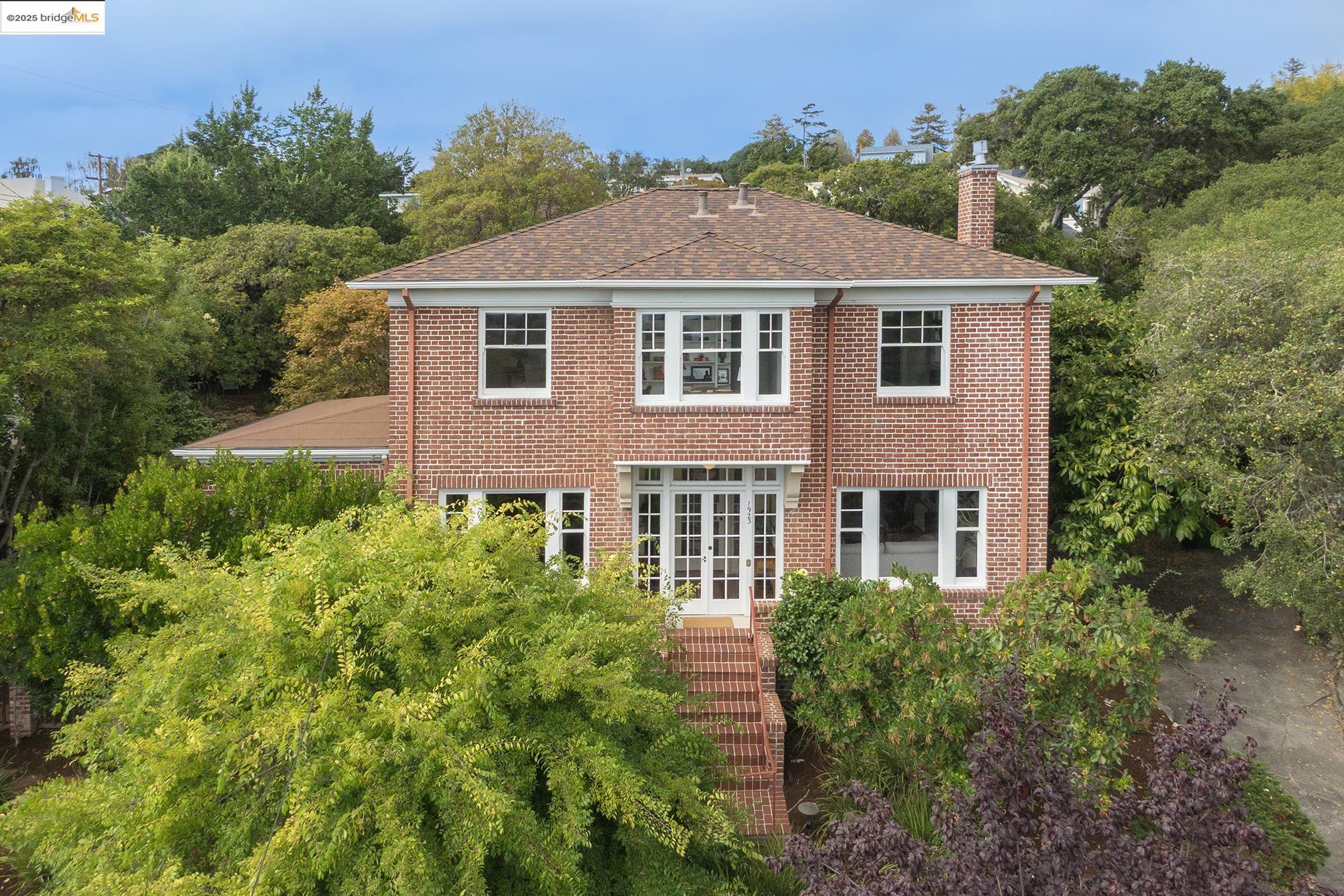 1923 Thousand Oaks Blvd