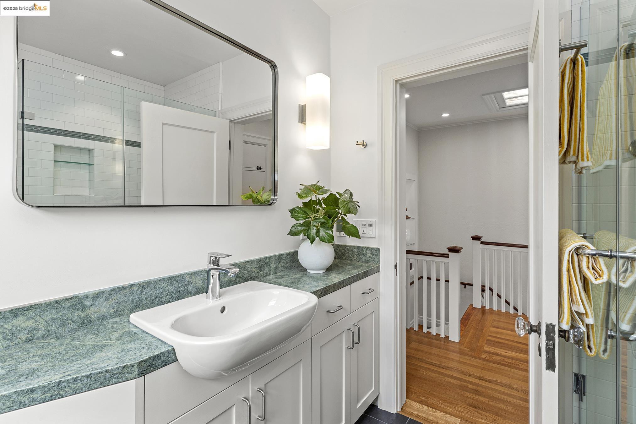 1923 Thousand Oaks Blvd