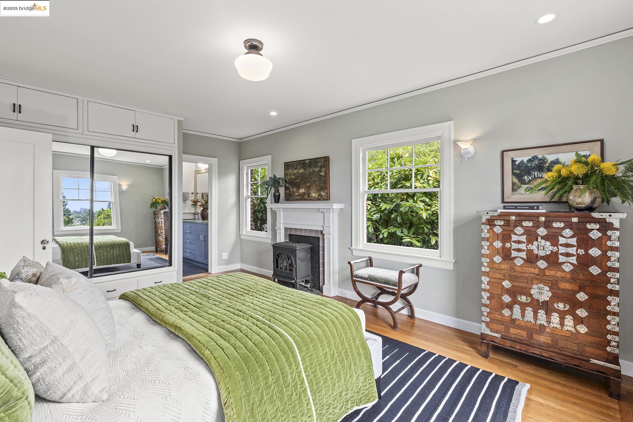 1923 Thousand Oaks Blvd