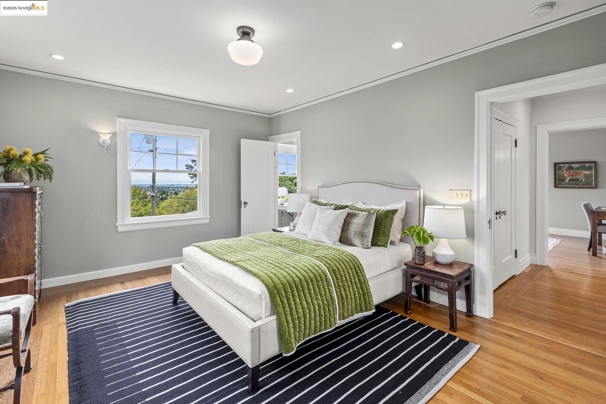 1923 Thousand Oaks Blvd