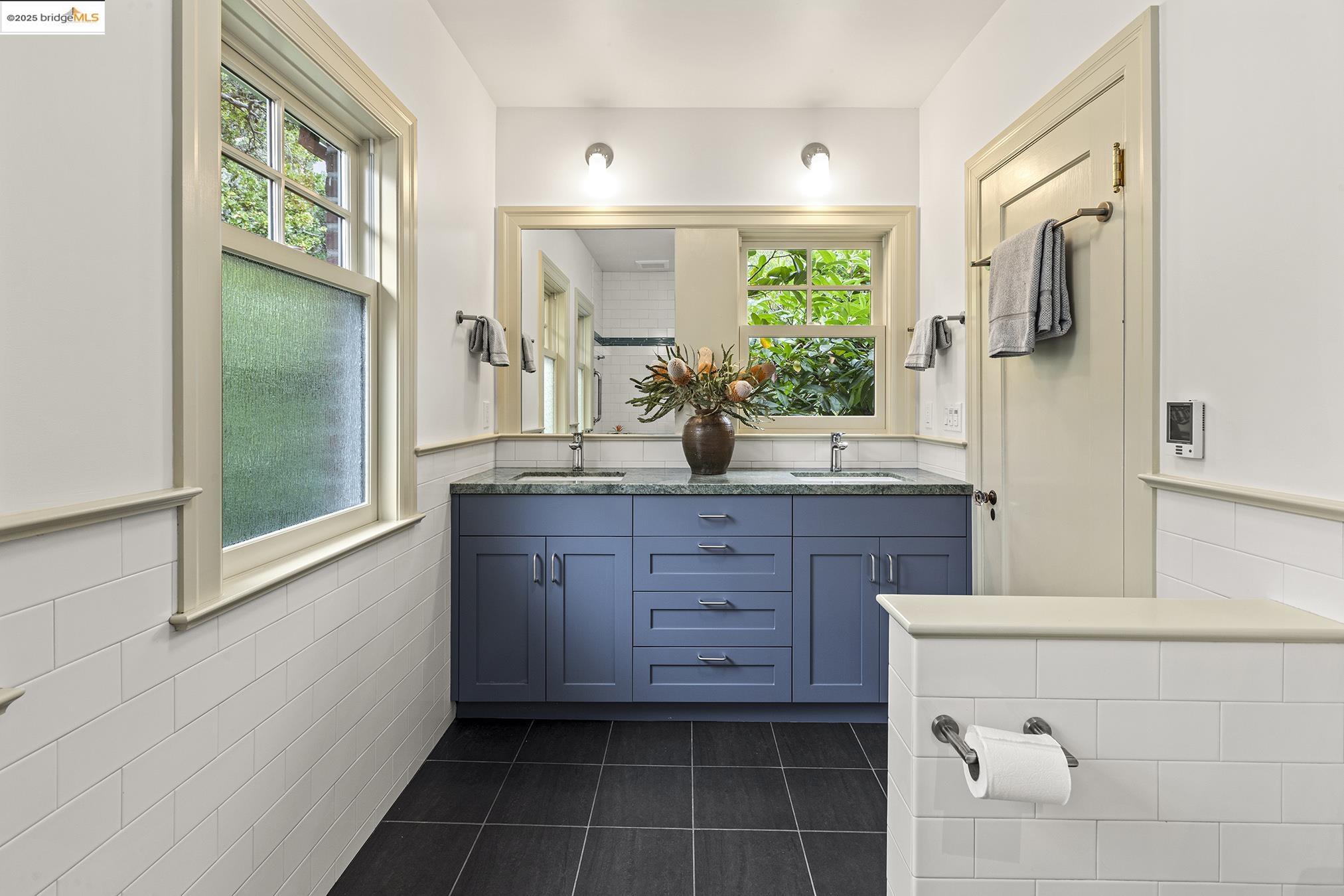 1923 Thousand Oaks Blvd