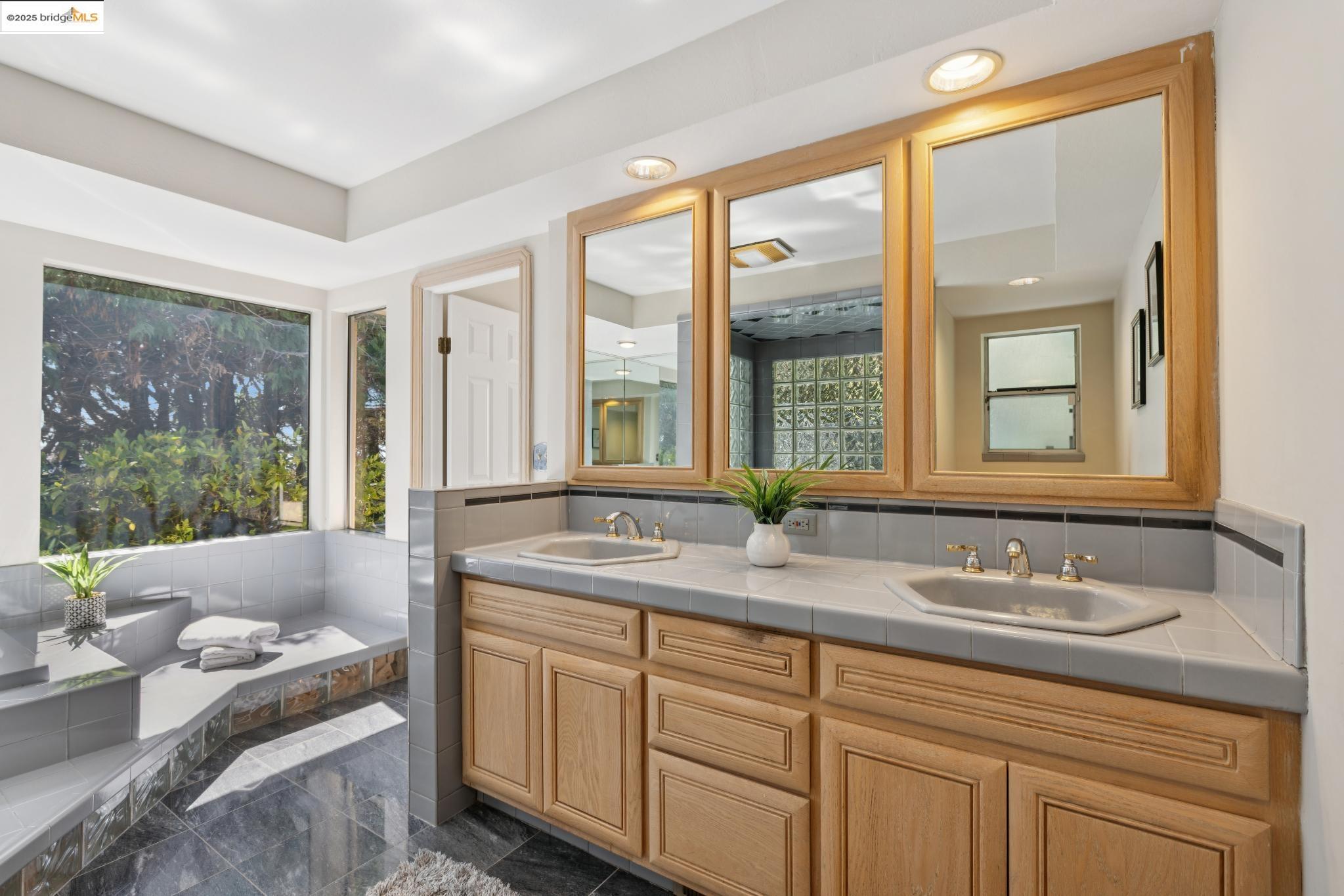 1657 Clearview Dr.