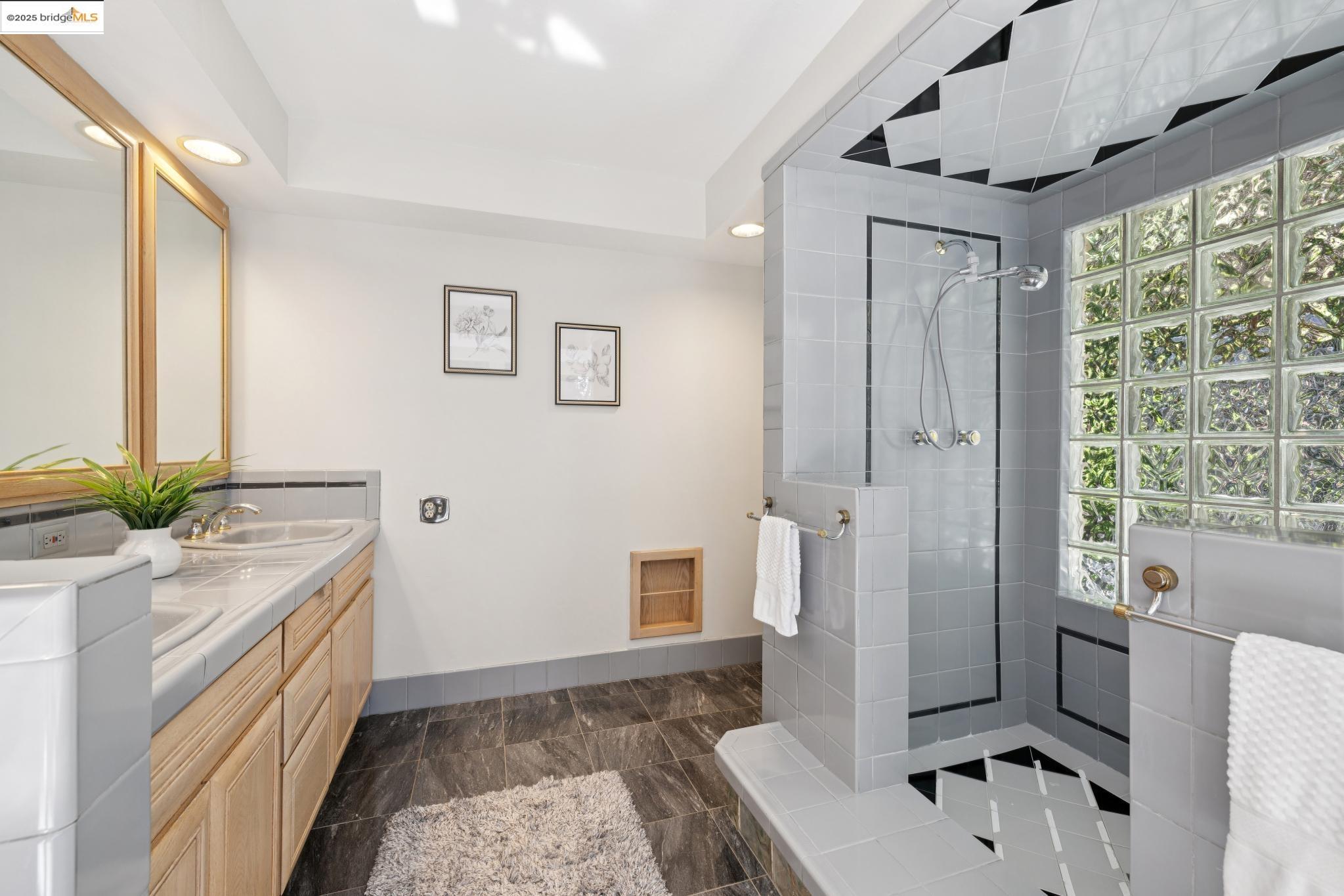 1657 Clearview Dr.