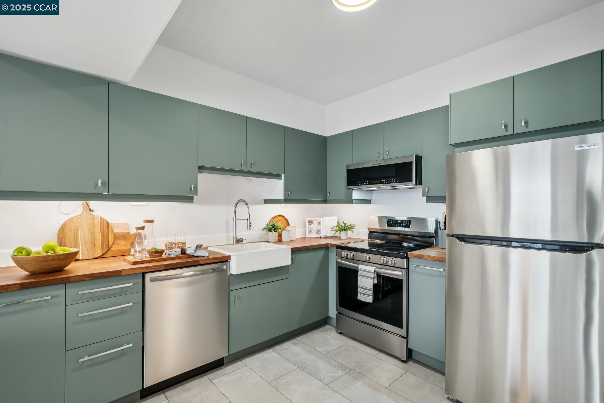 6363 Christie Ave # 1421