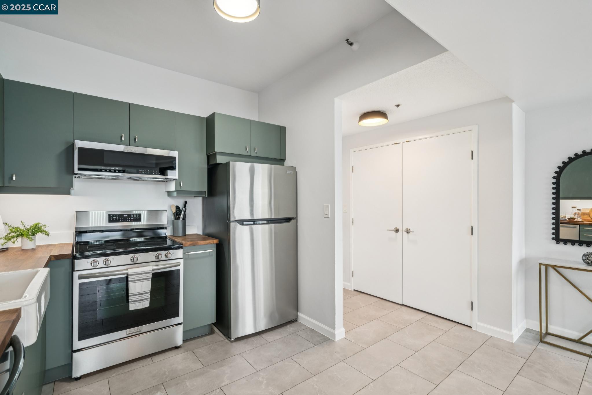 6363 Christie Ave # 1421