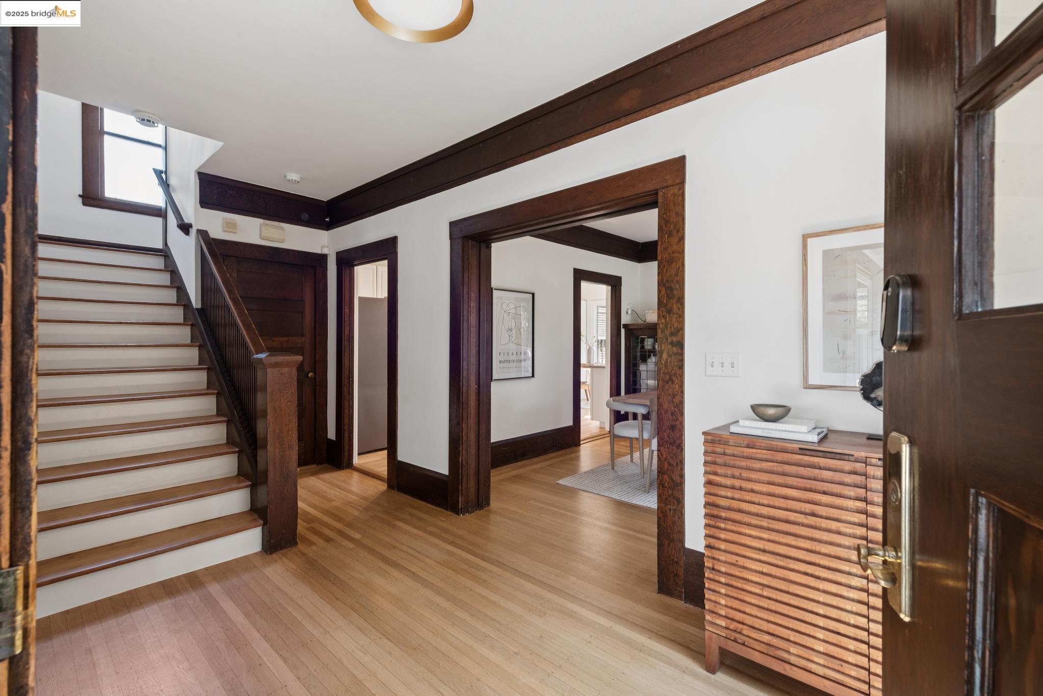 526 Mira Vista Ave
