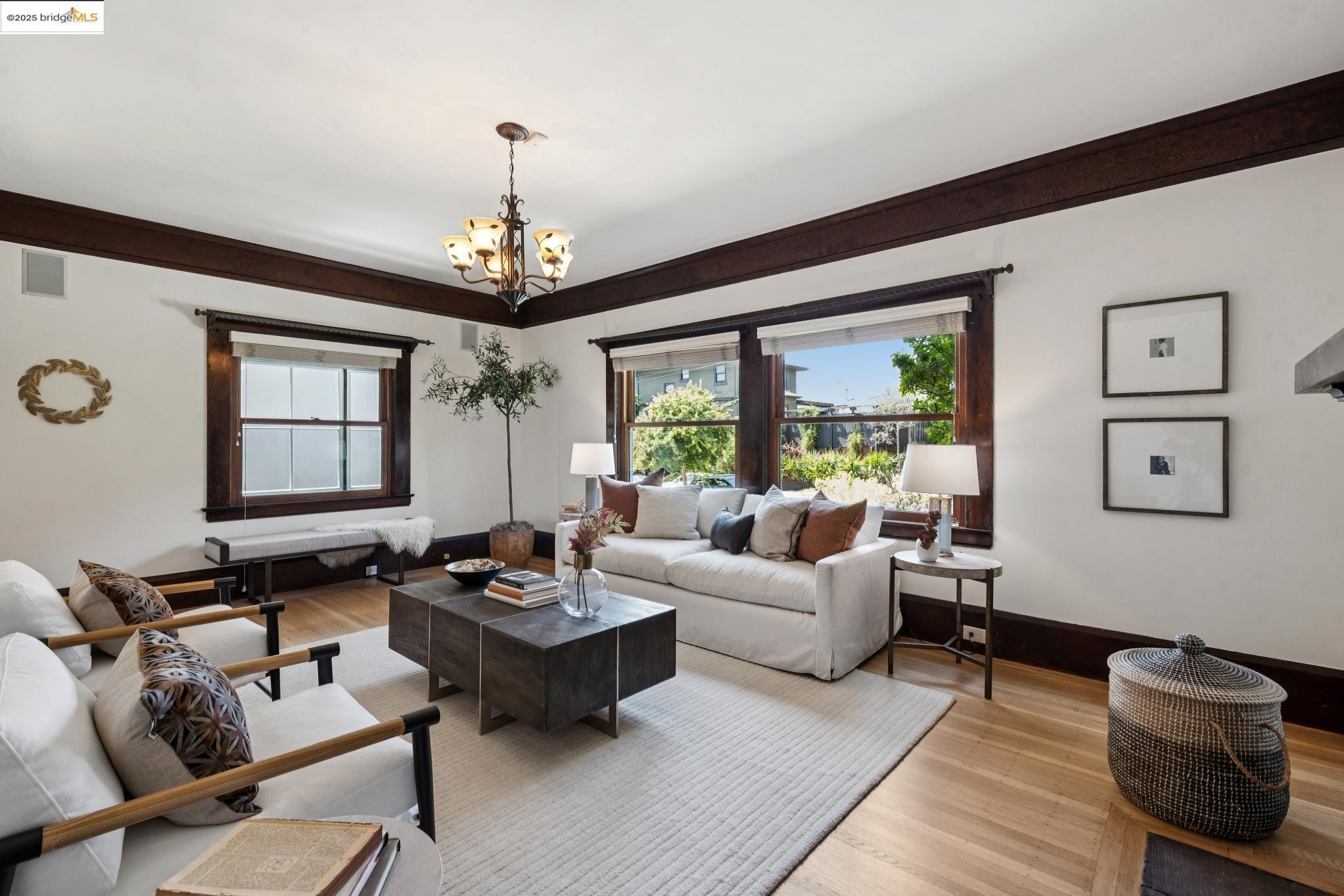 526 Mira Vista Ave