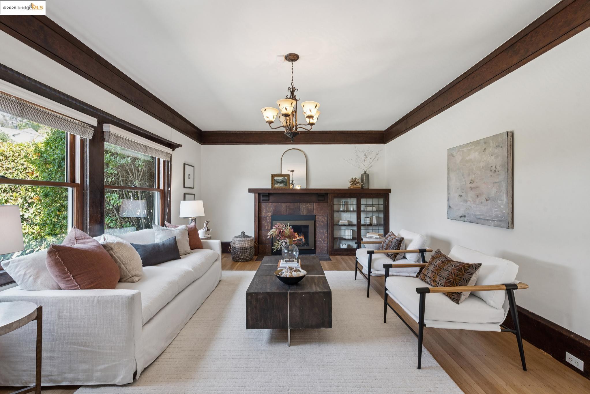 526 Mira Vista Ave