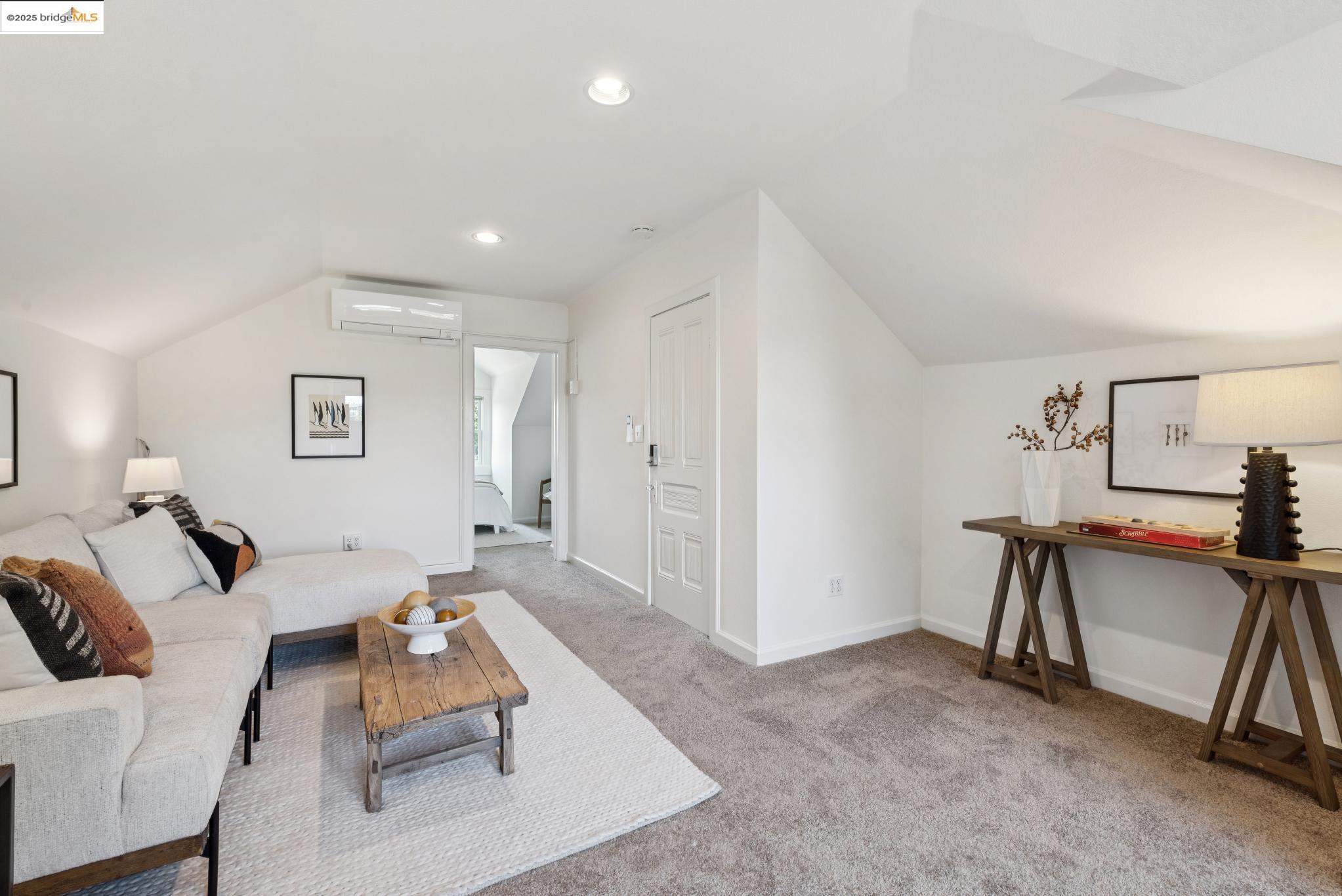 526 Mira Vista Ave