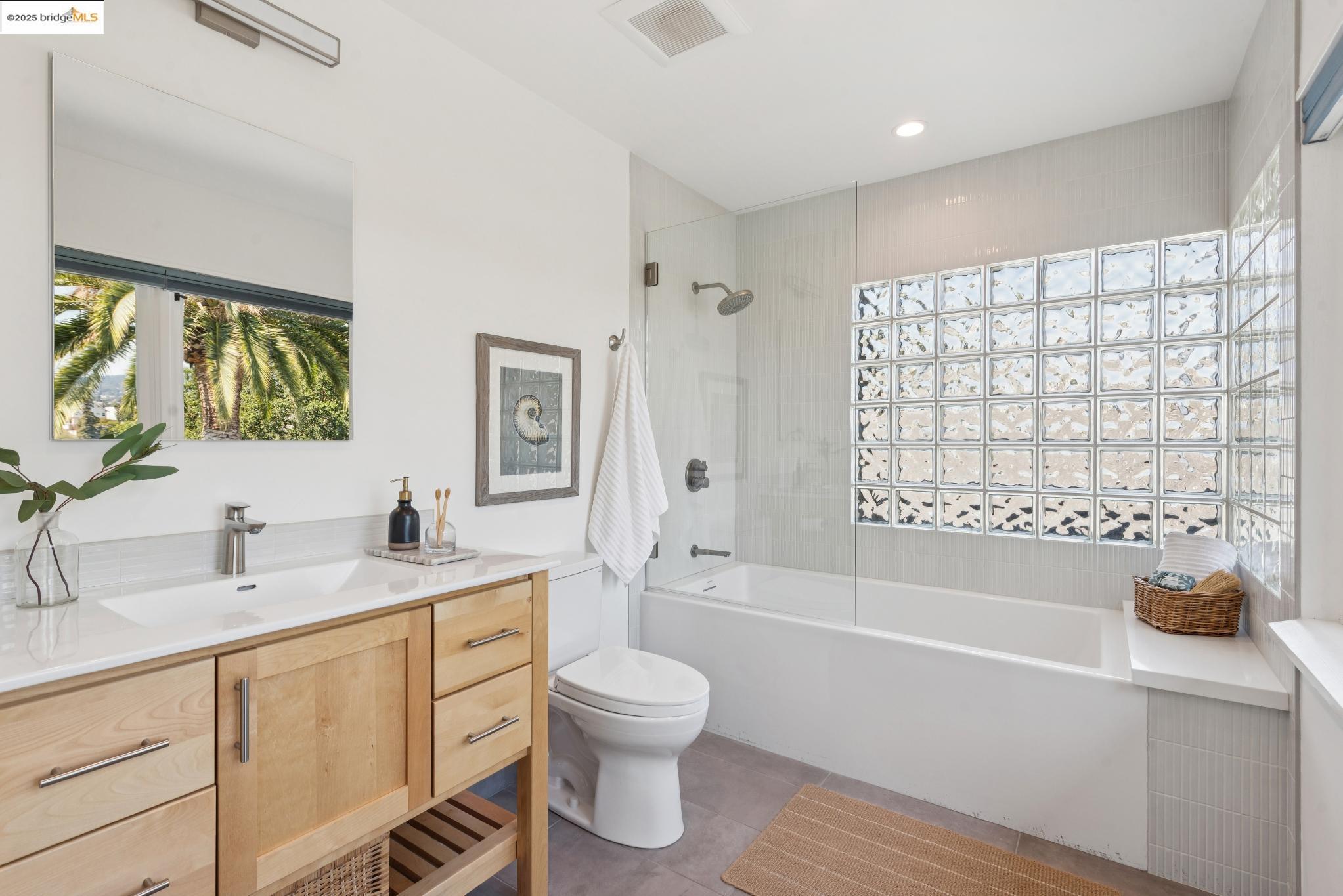526 Mira Vista Ave
