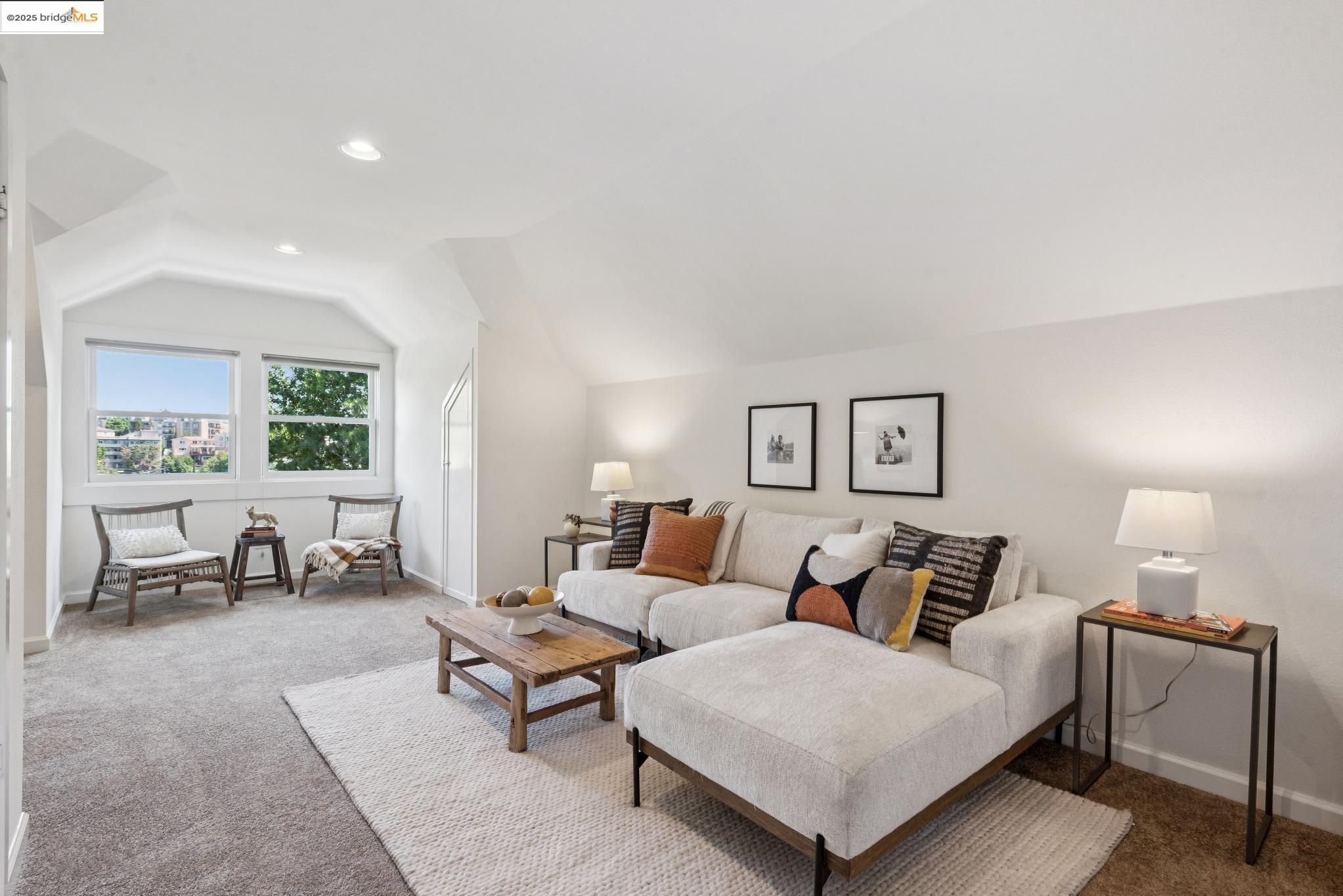 526 Mira Vista Ave