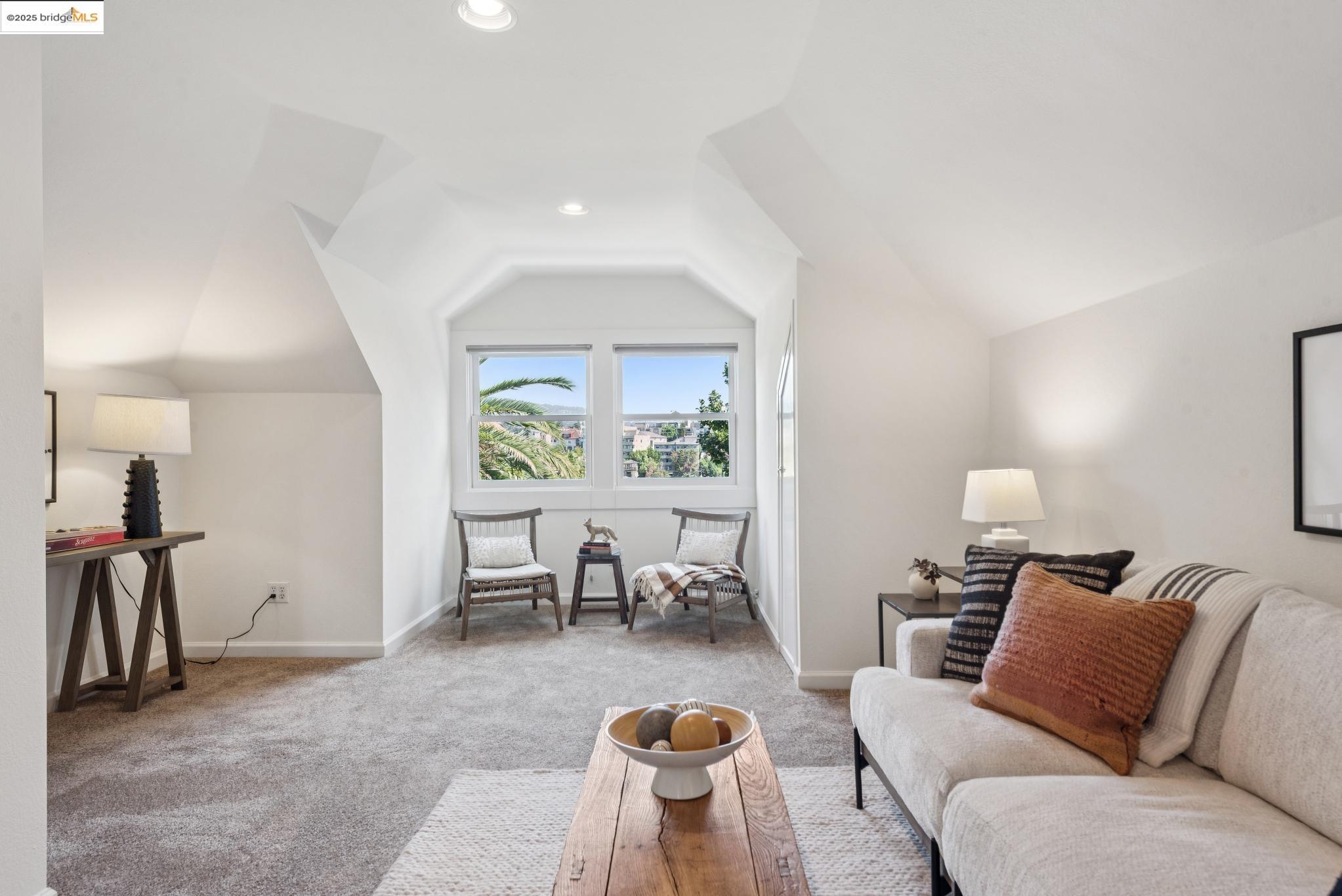 526 Mira Vista Ave