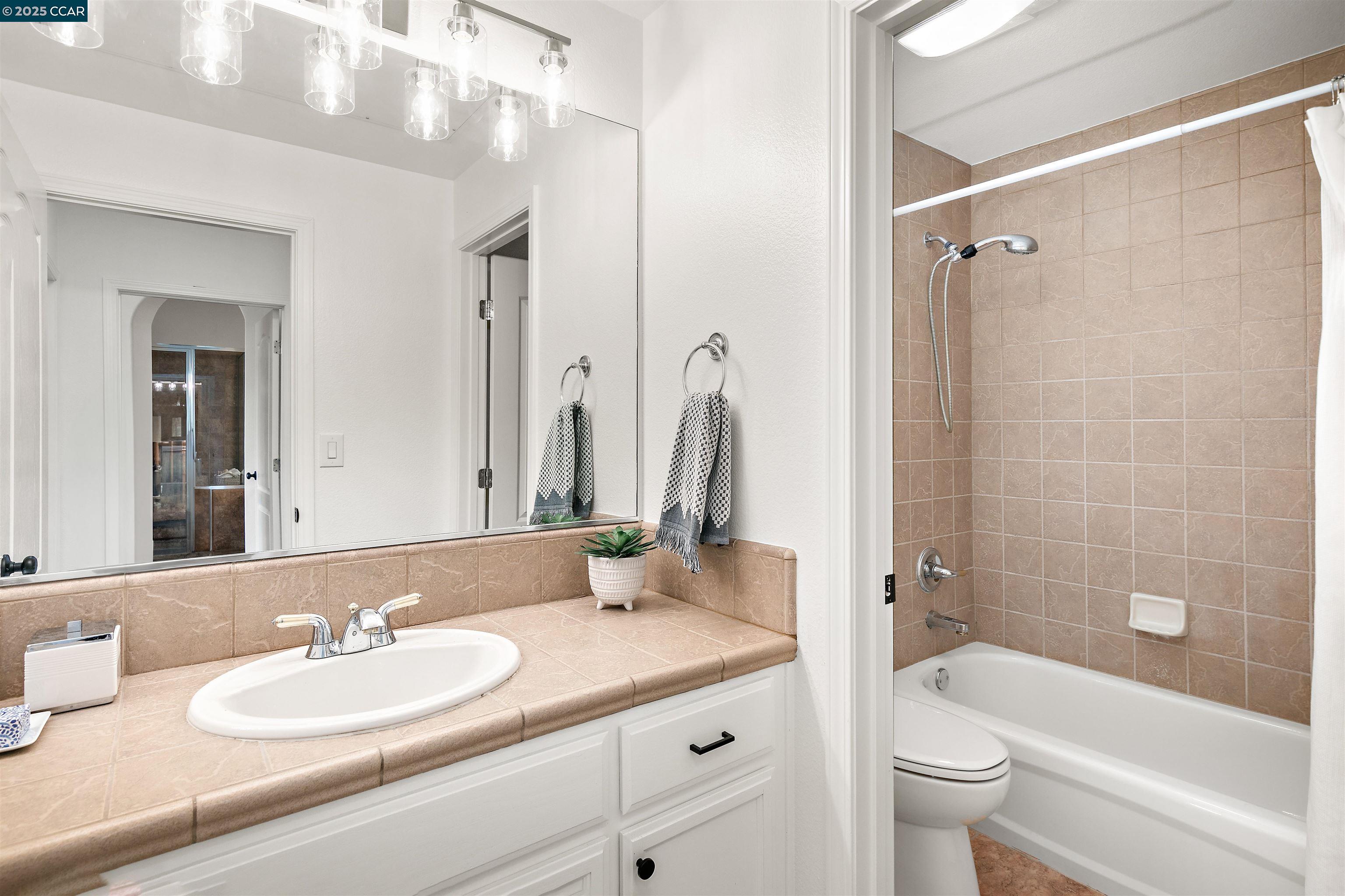 4258 Clarinbridge Cir