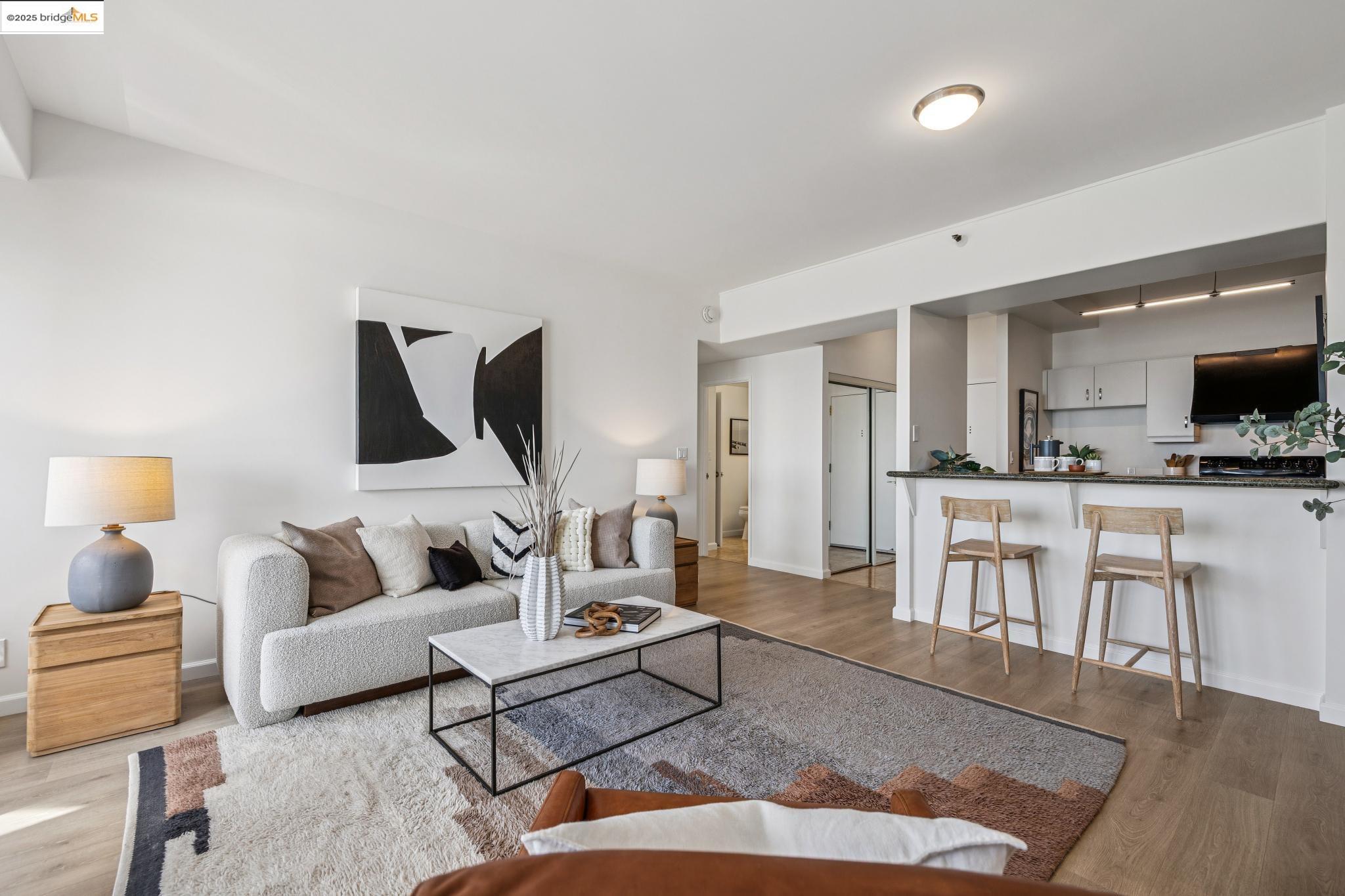 6363 Christie Avenue # 2015