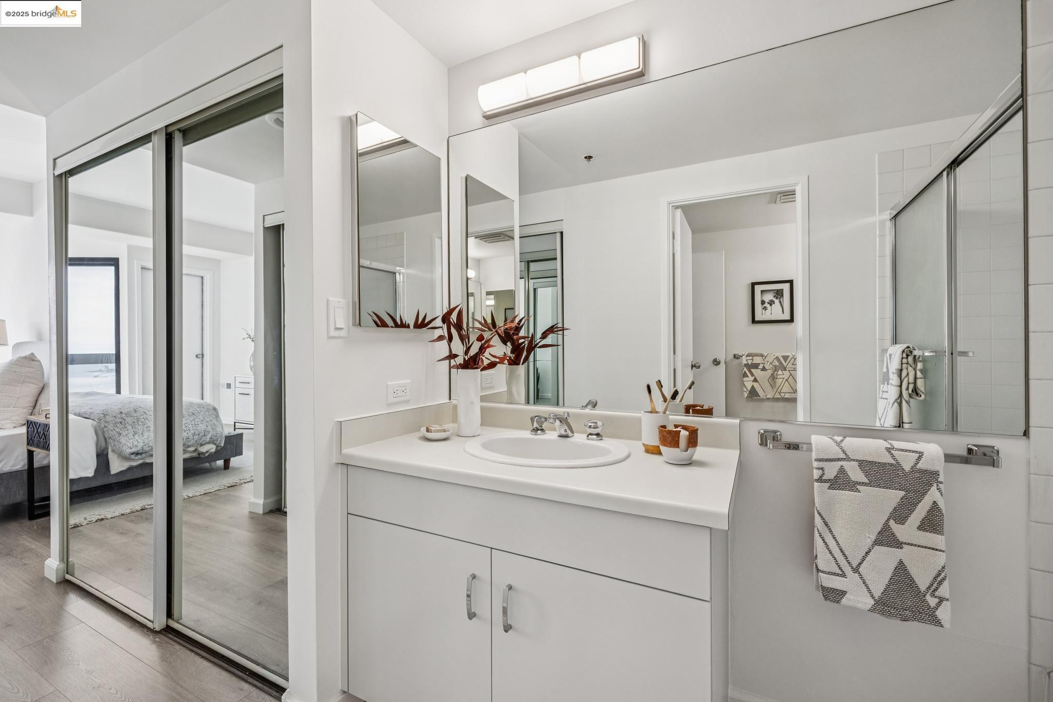 6363 Christie Avenue # 2015