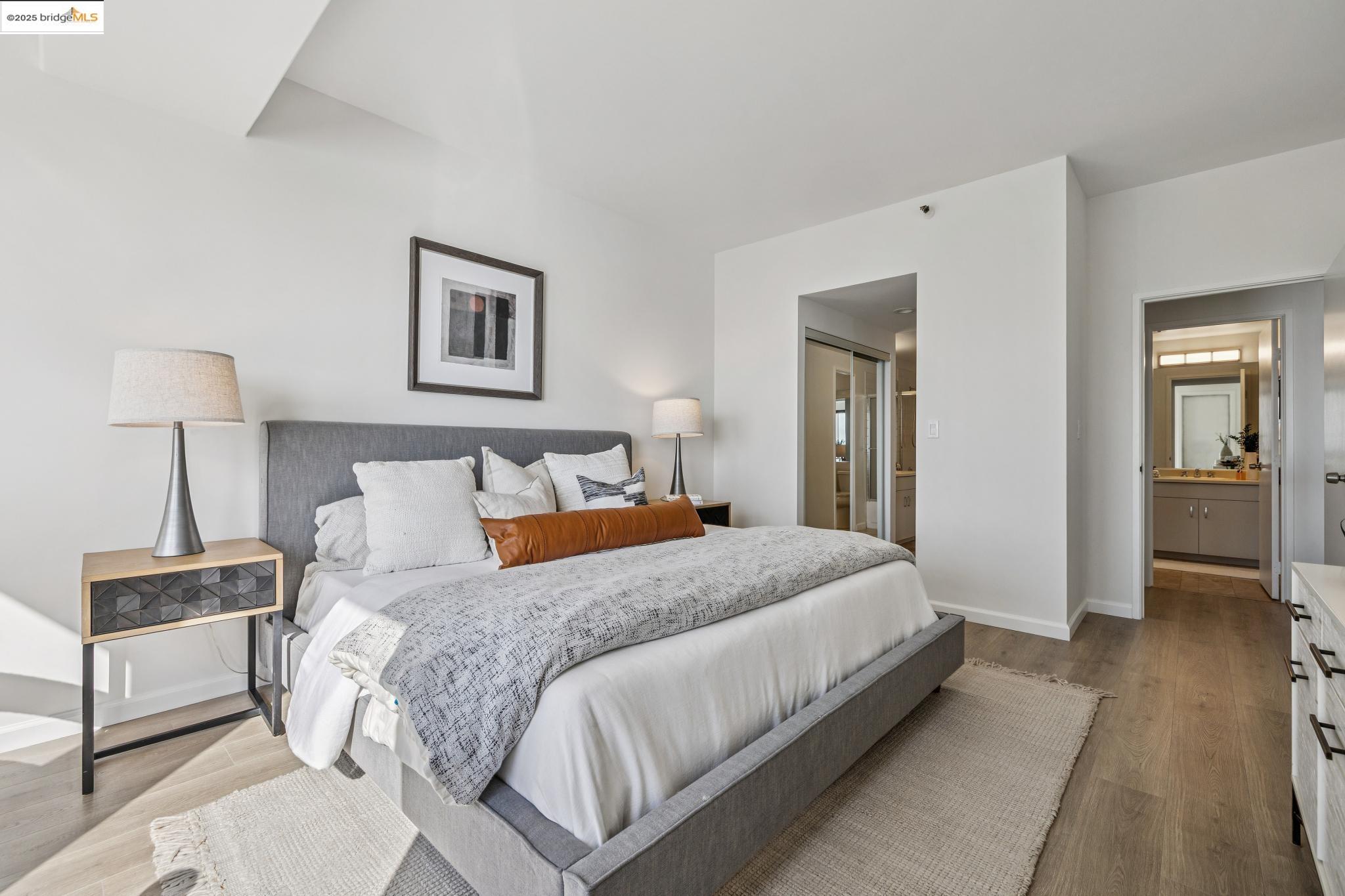 6363 Christie Avenue # 2015