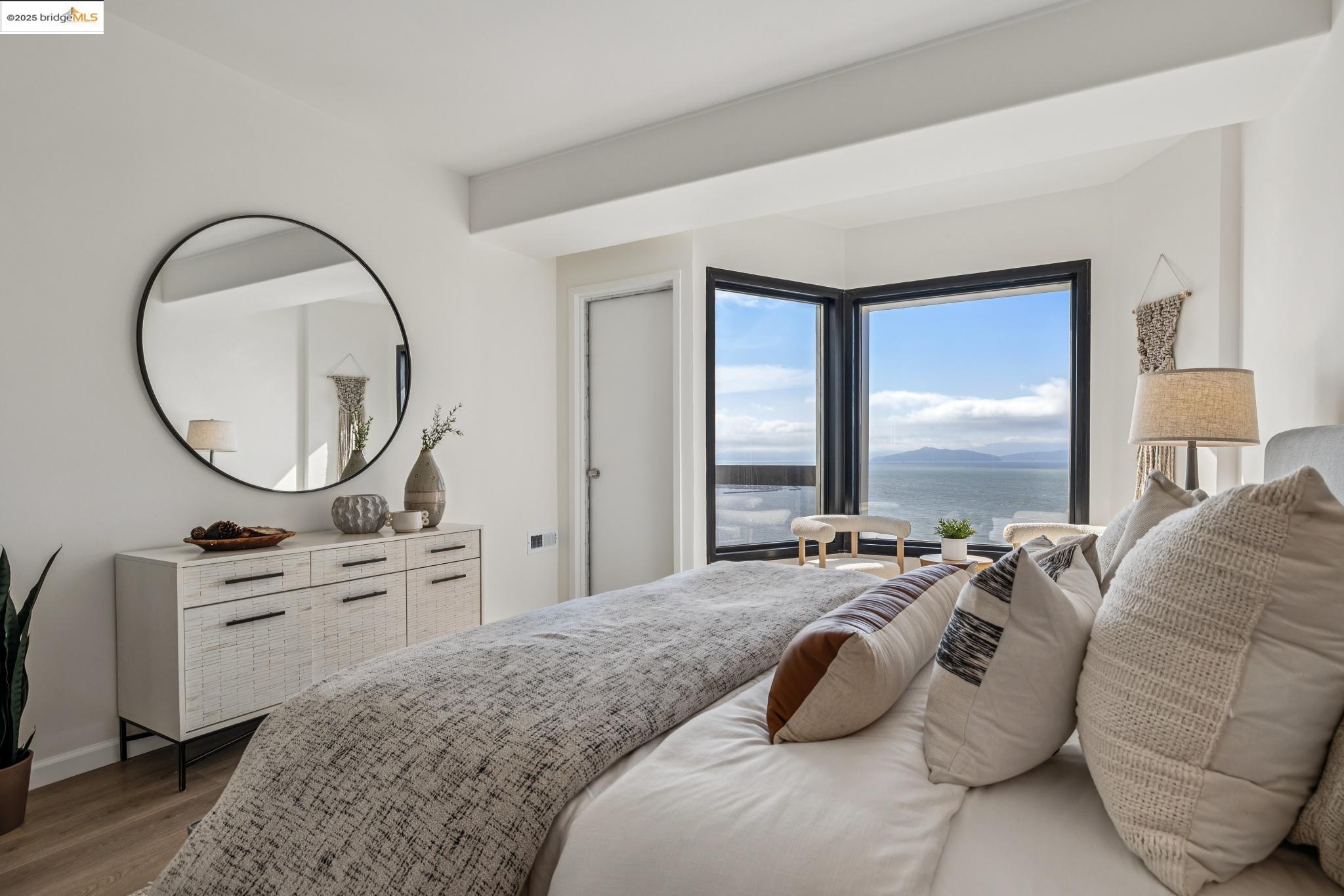 6363 Christie Avenue # 2015