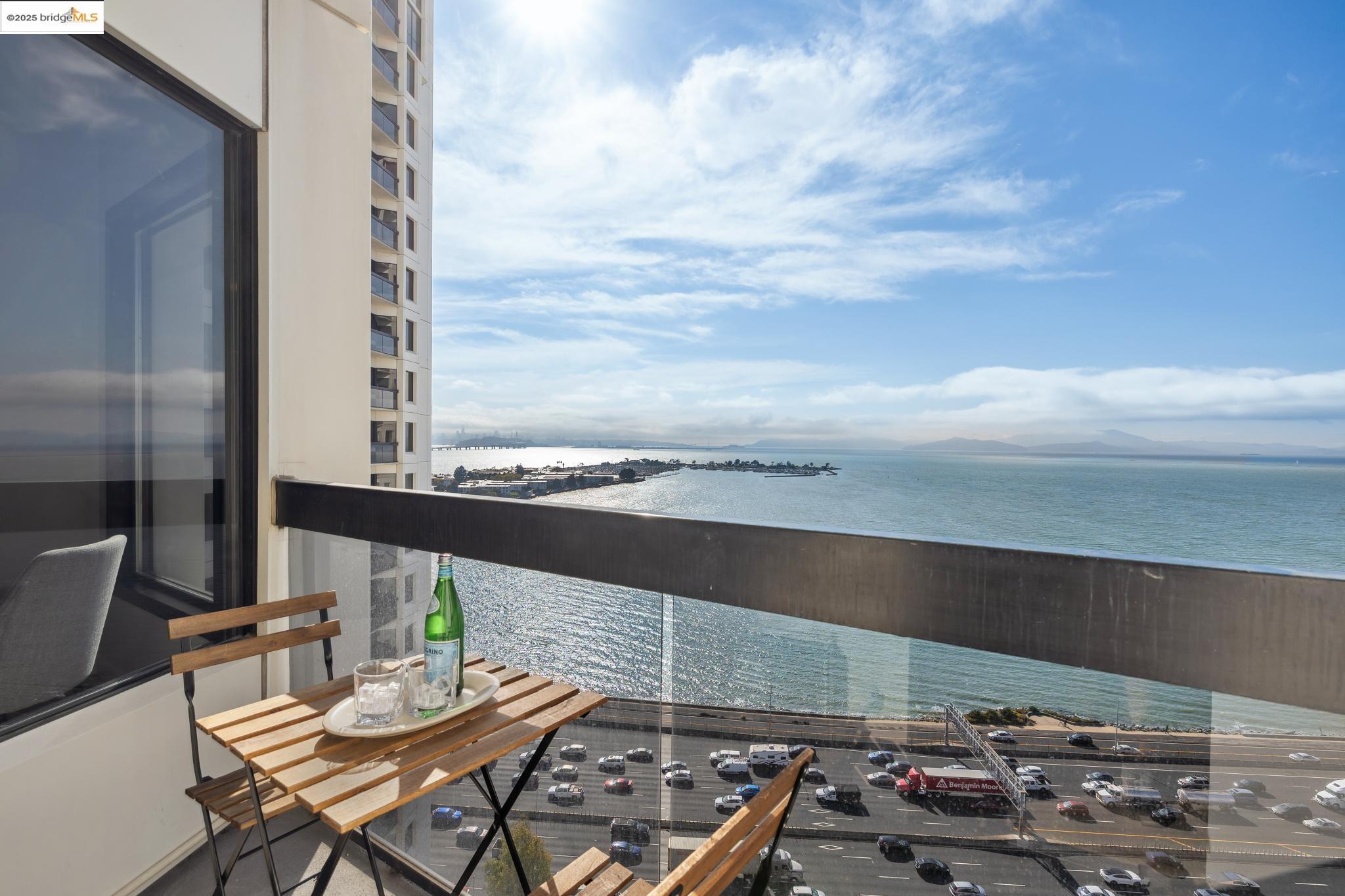 6363 Christie Avenue # 2015