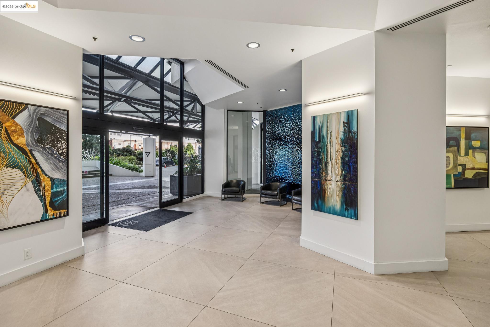 6363 Christie Avenue # 2015