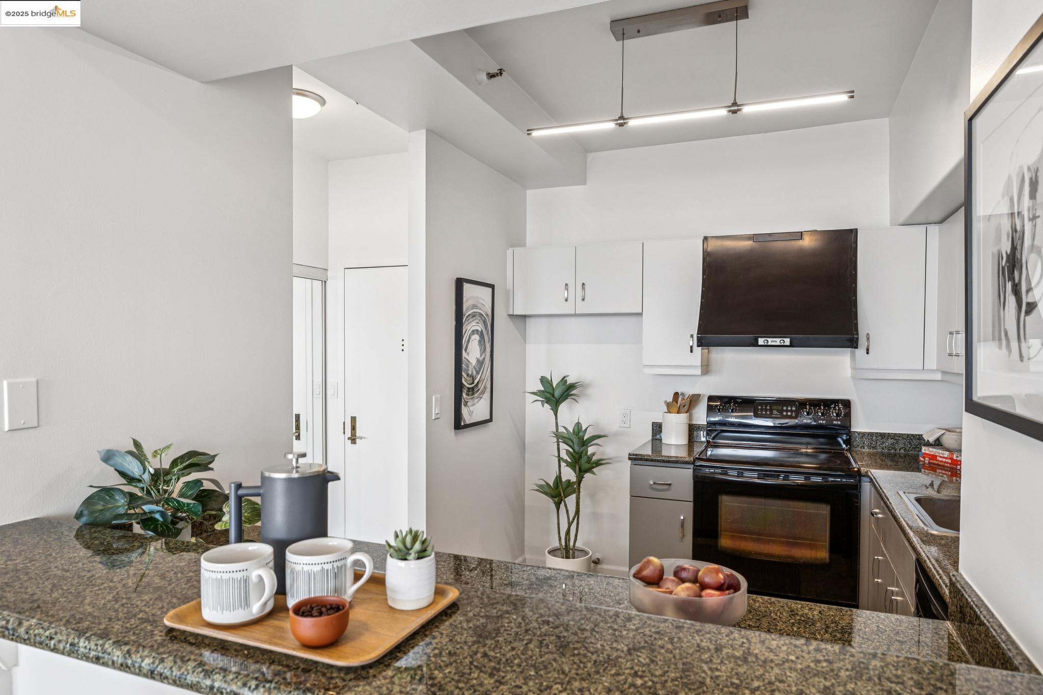 6363 Christie Avenue # 2015