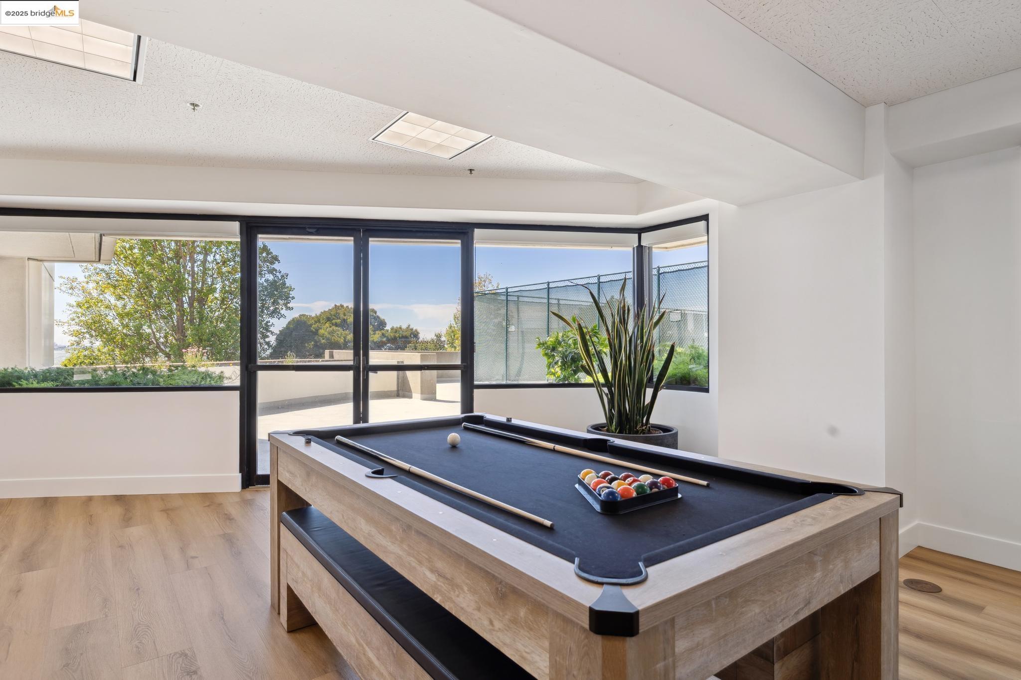 6363 Christie Avenue # 2015