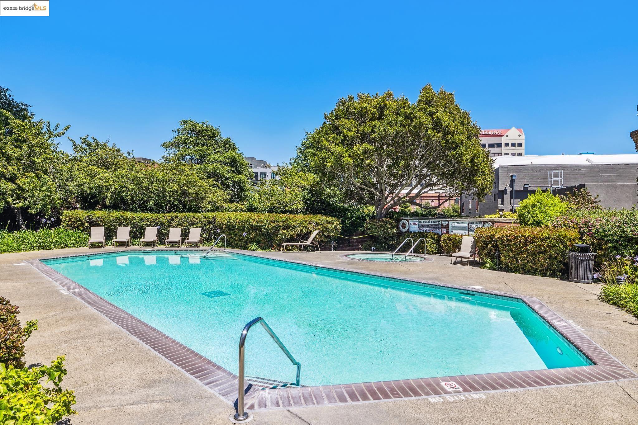 6363 Christie Avenue # 2015