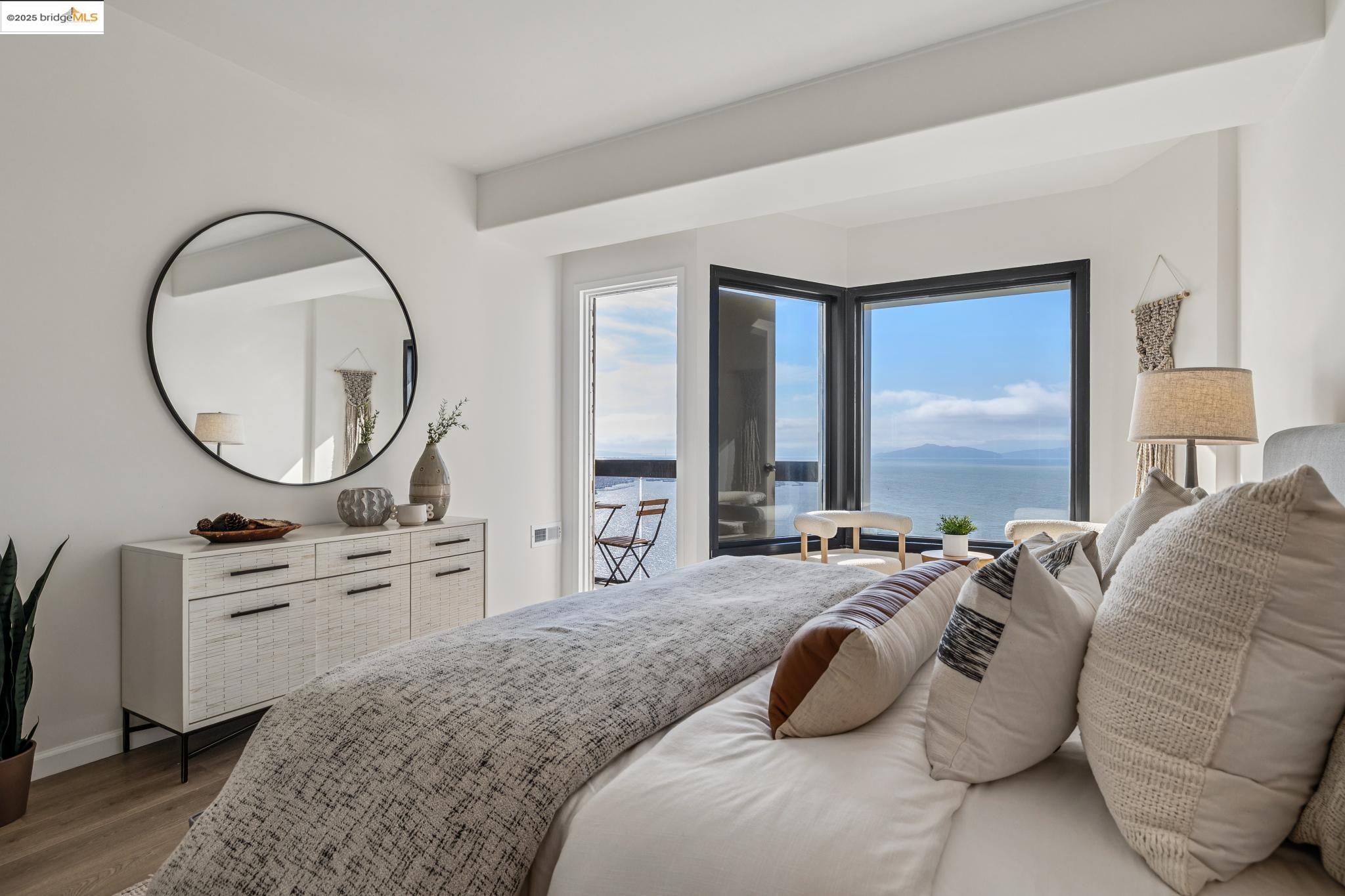 6363 Christie Avenue # 2015