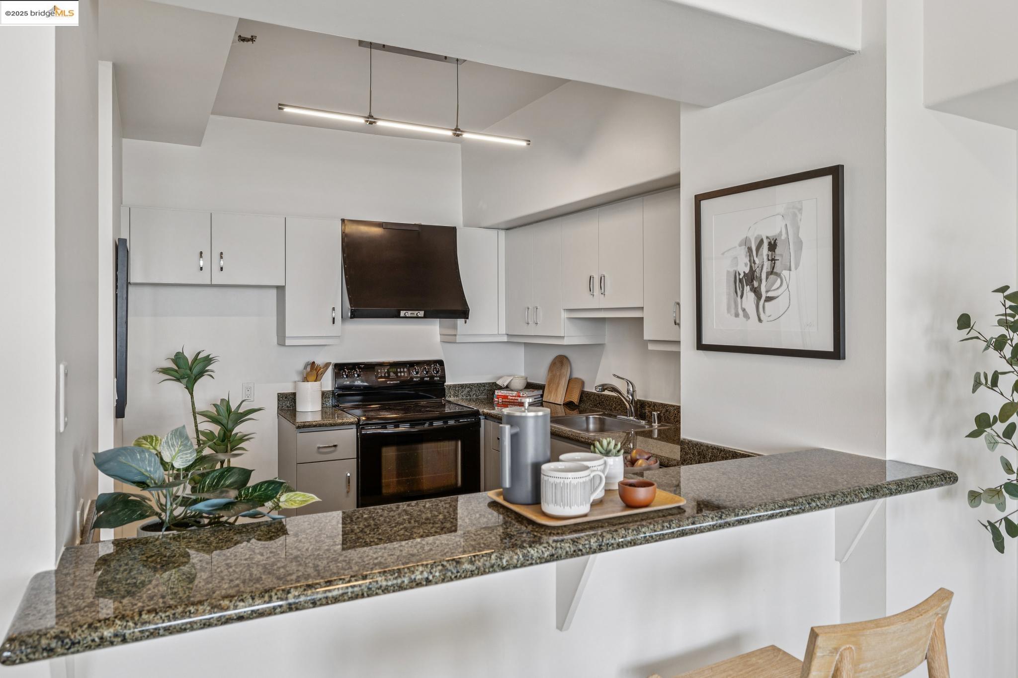 6363 Christie Avenue # 2015