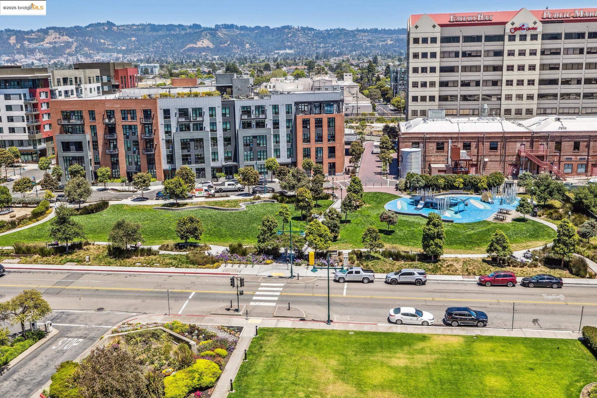 6363 Christie Avenue # 2015