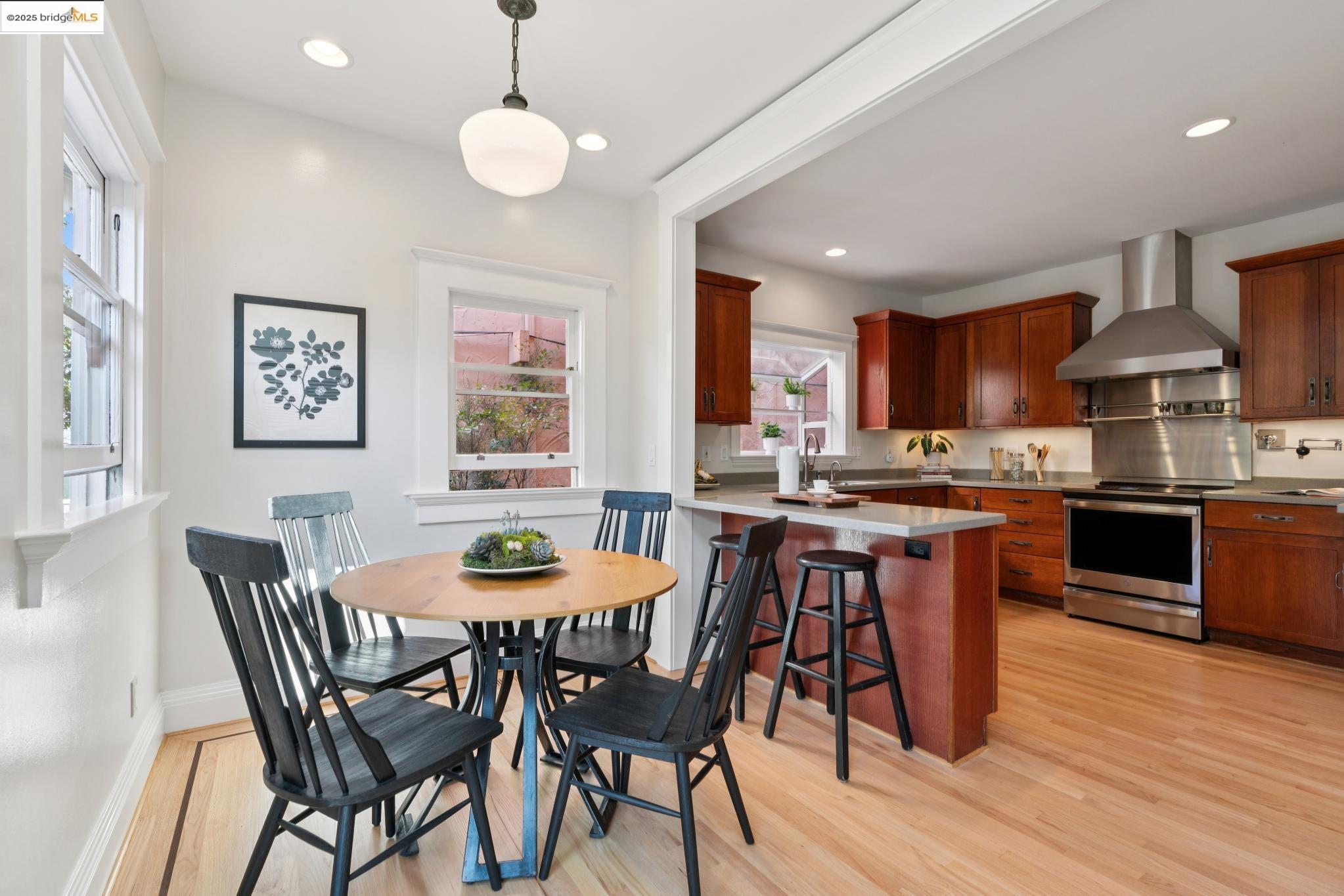 1081 Warfield Ave, Oakland