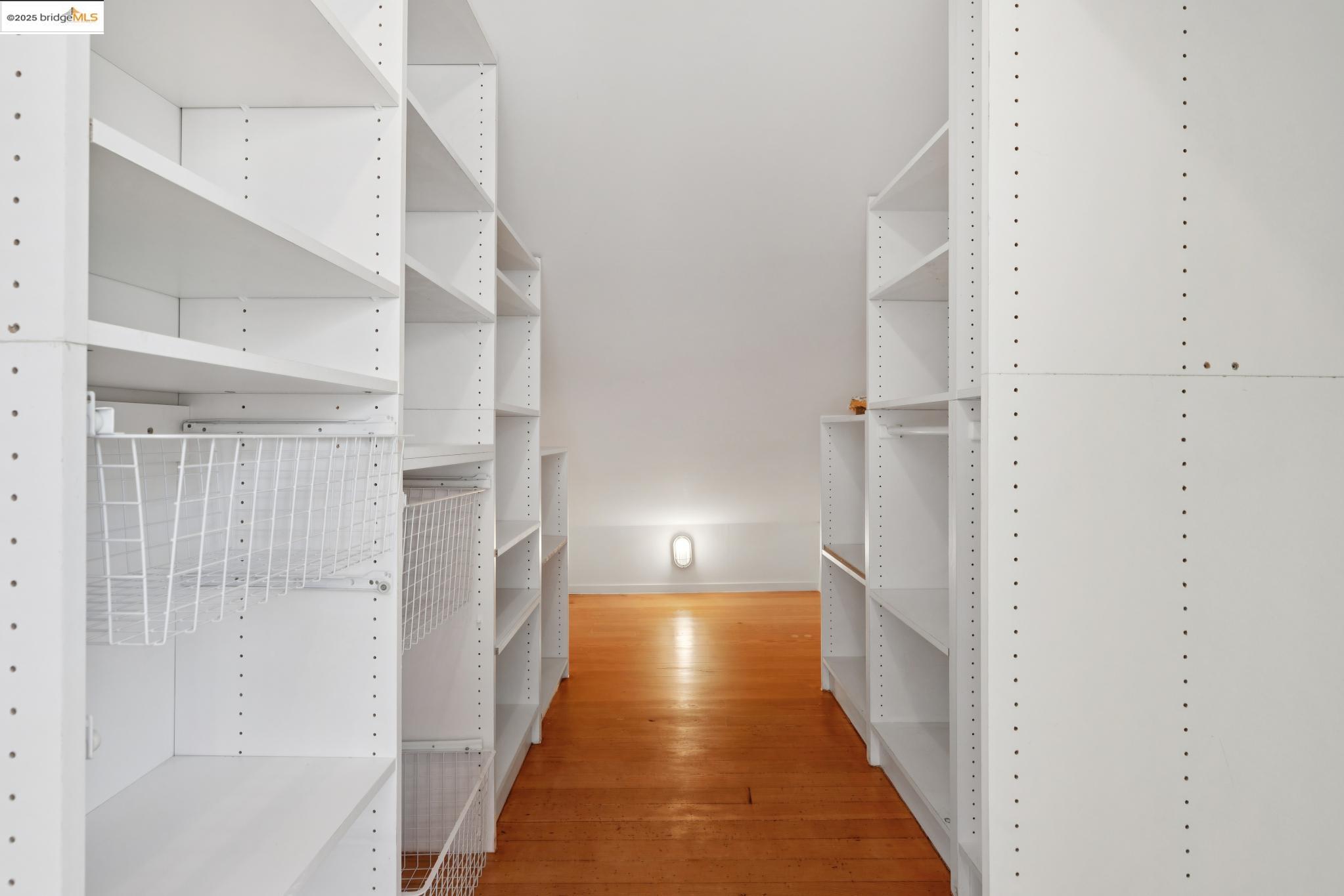 1081 Warfield Ave, Oakland