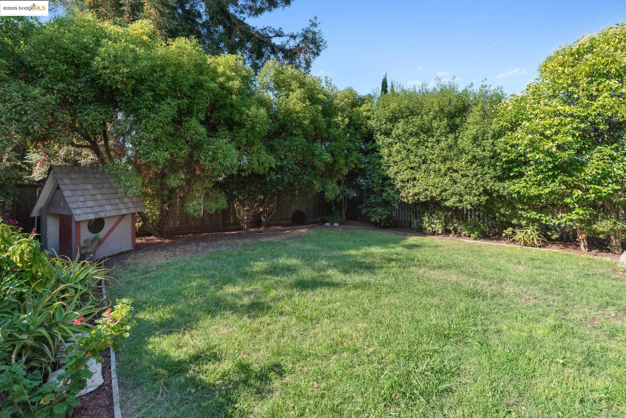 1081 Warfield Ave, Oakland