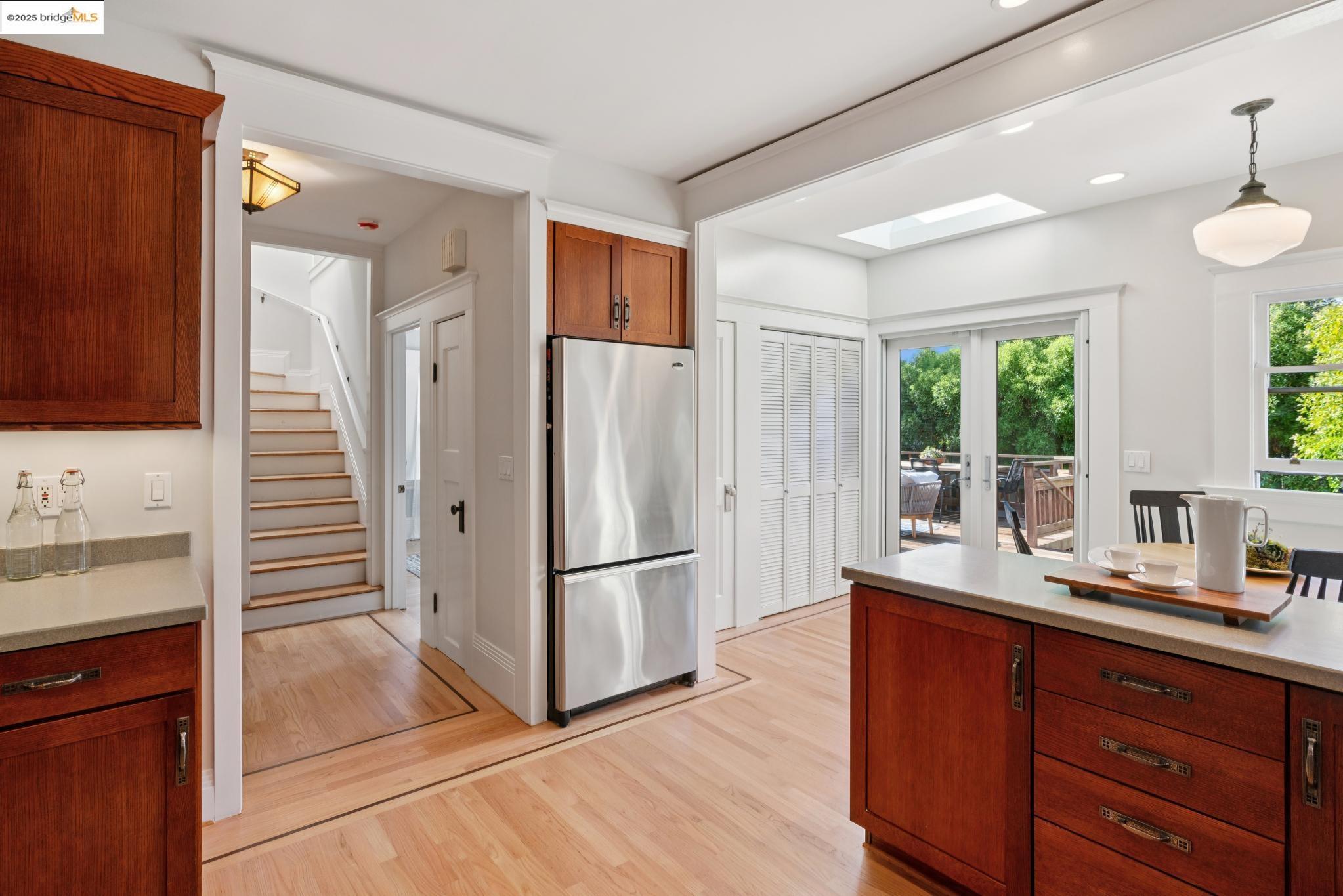 1081 Warfield Ave, Oakland