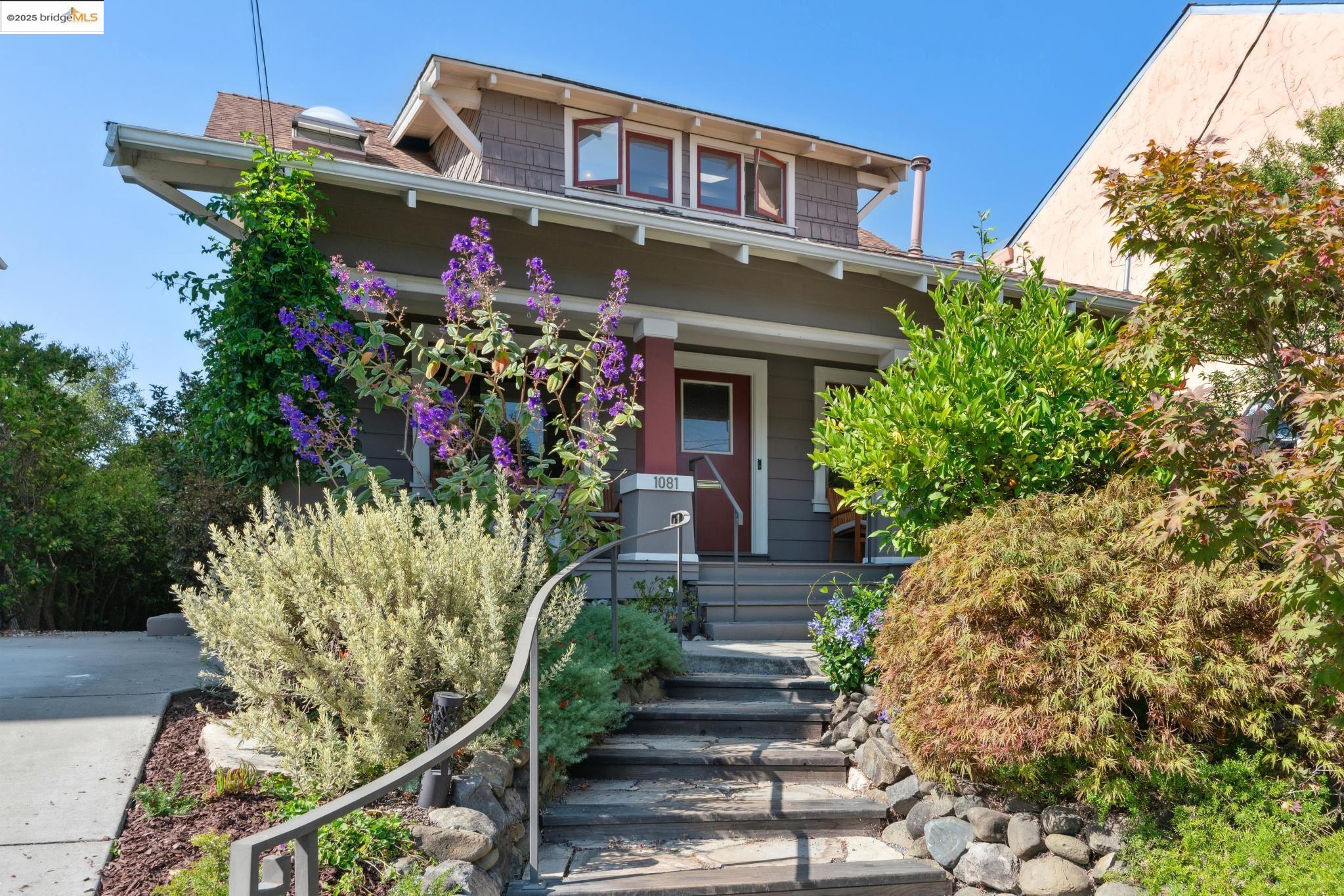 1081 Warfield Ave, Oakland