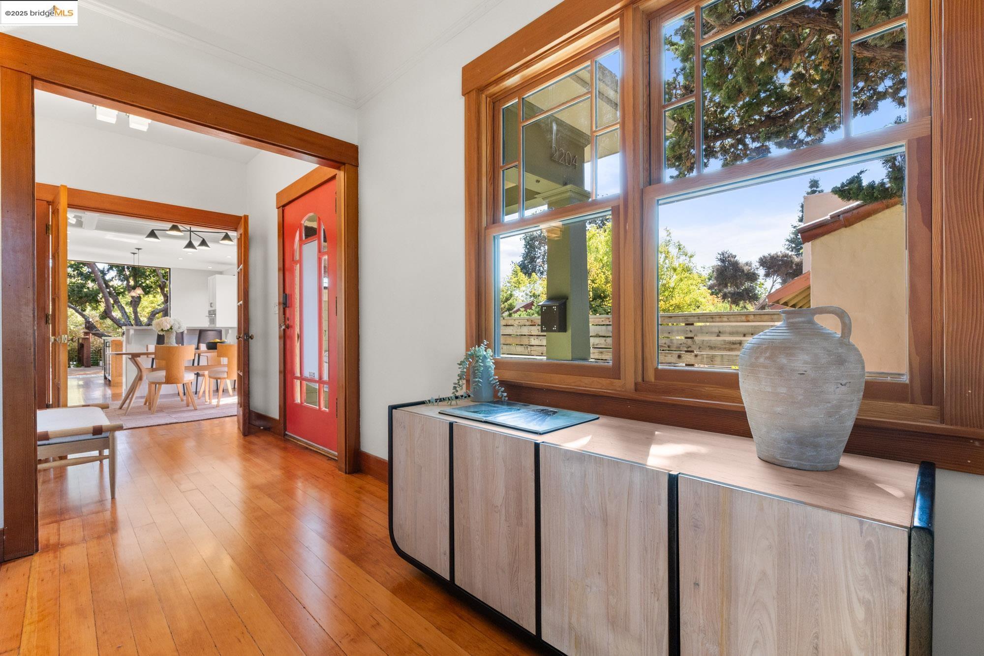 2204 Woolsey