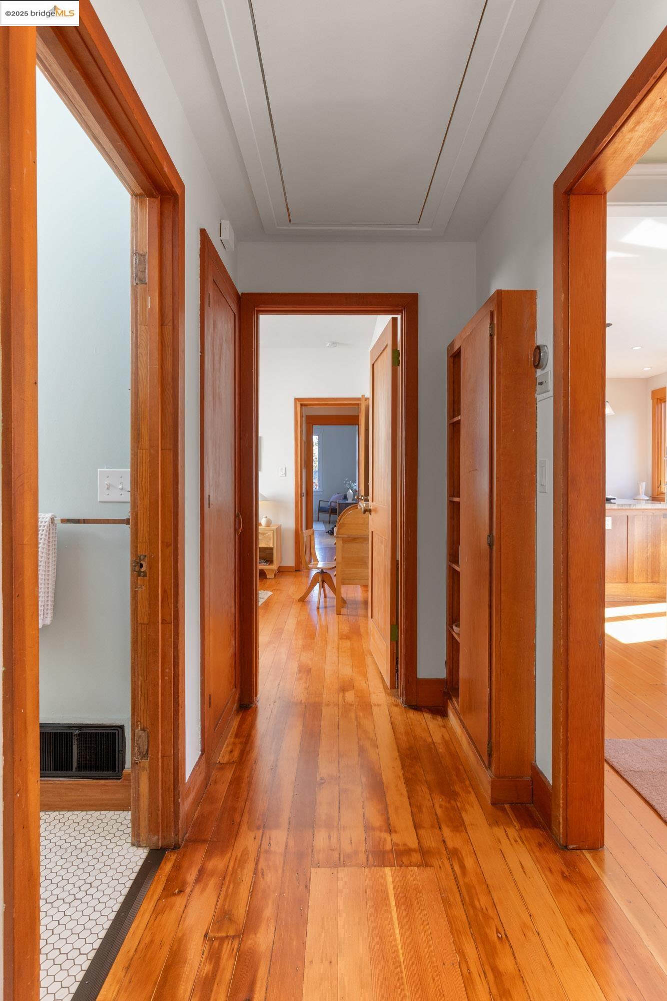 2204 Woolsey