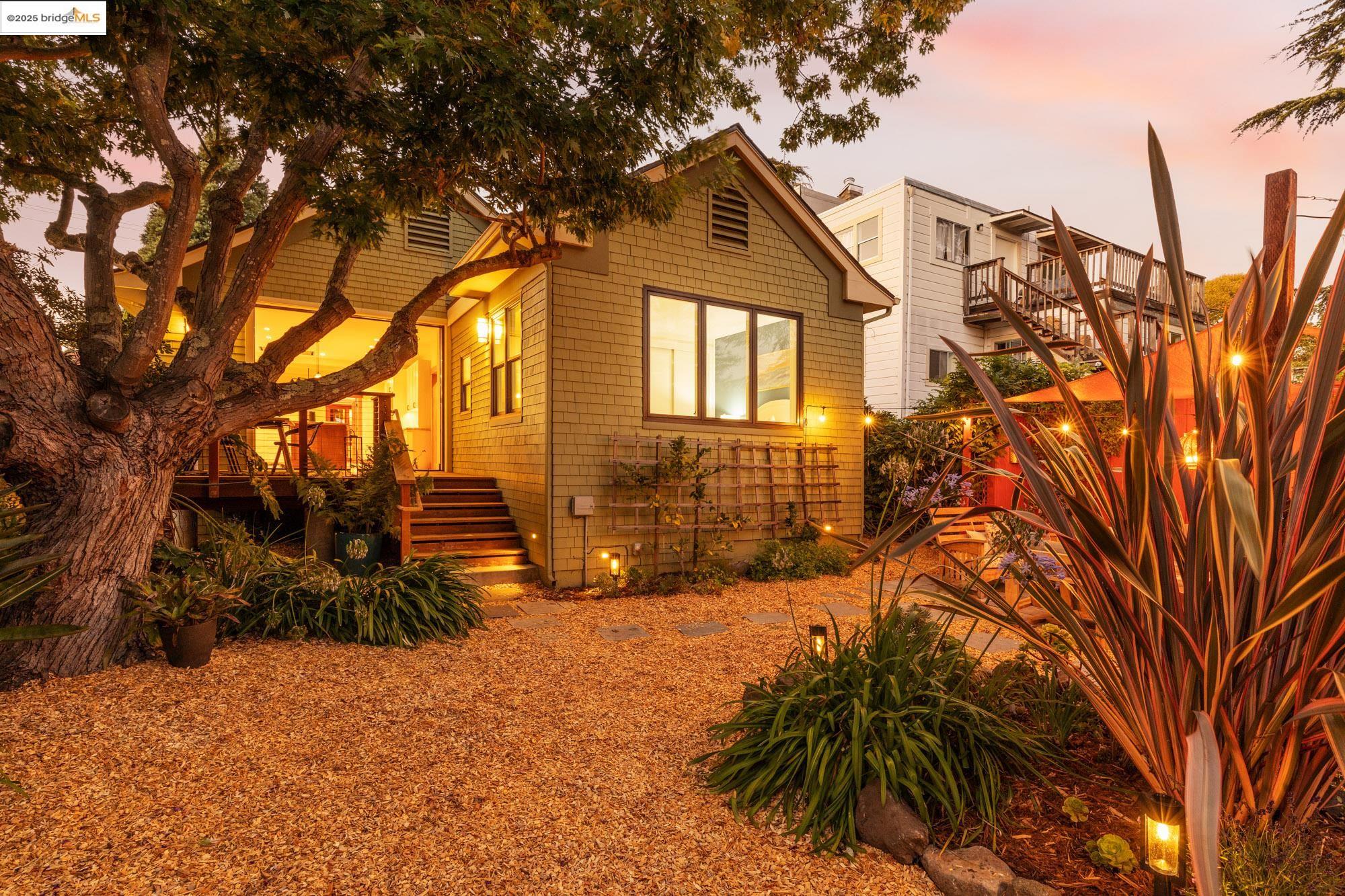 2204 Woolsey