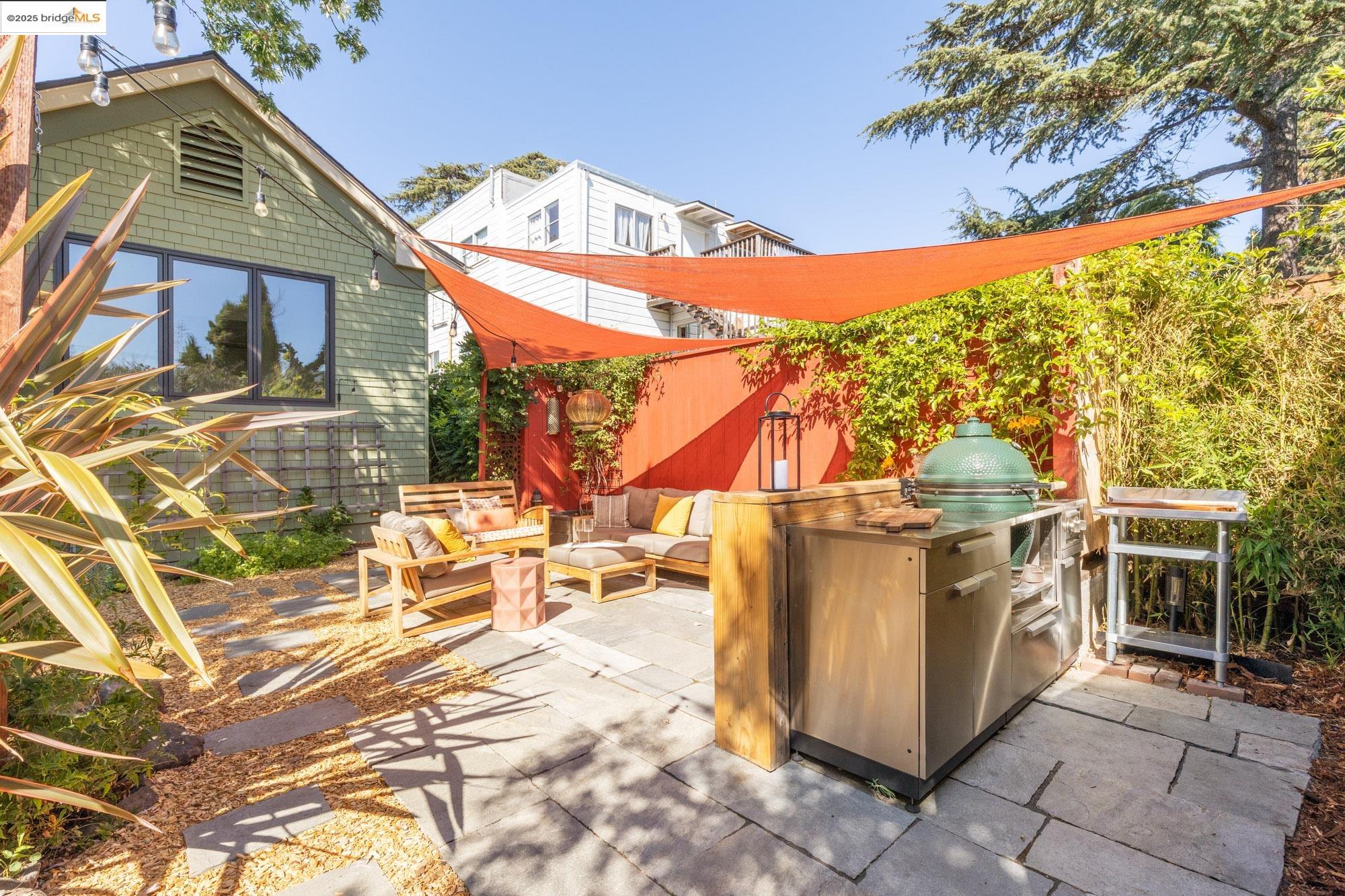 2204 Woolsey