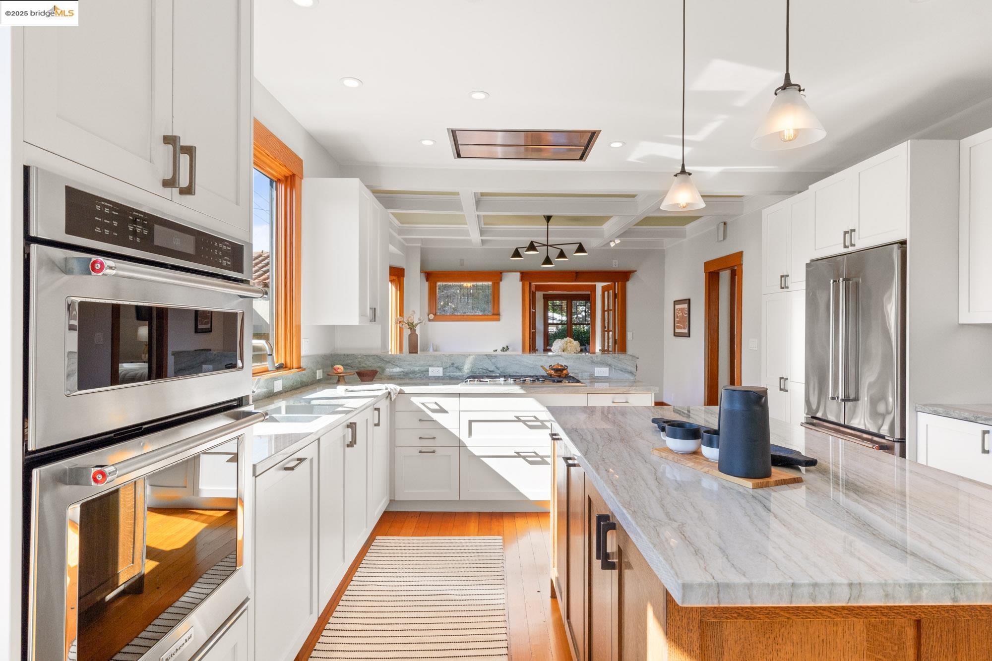 2204 Woolsey