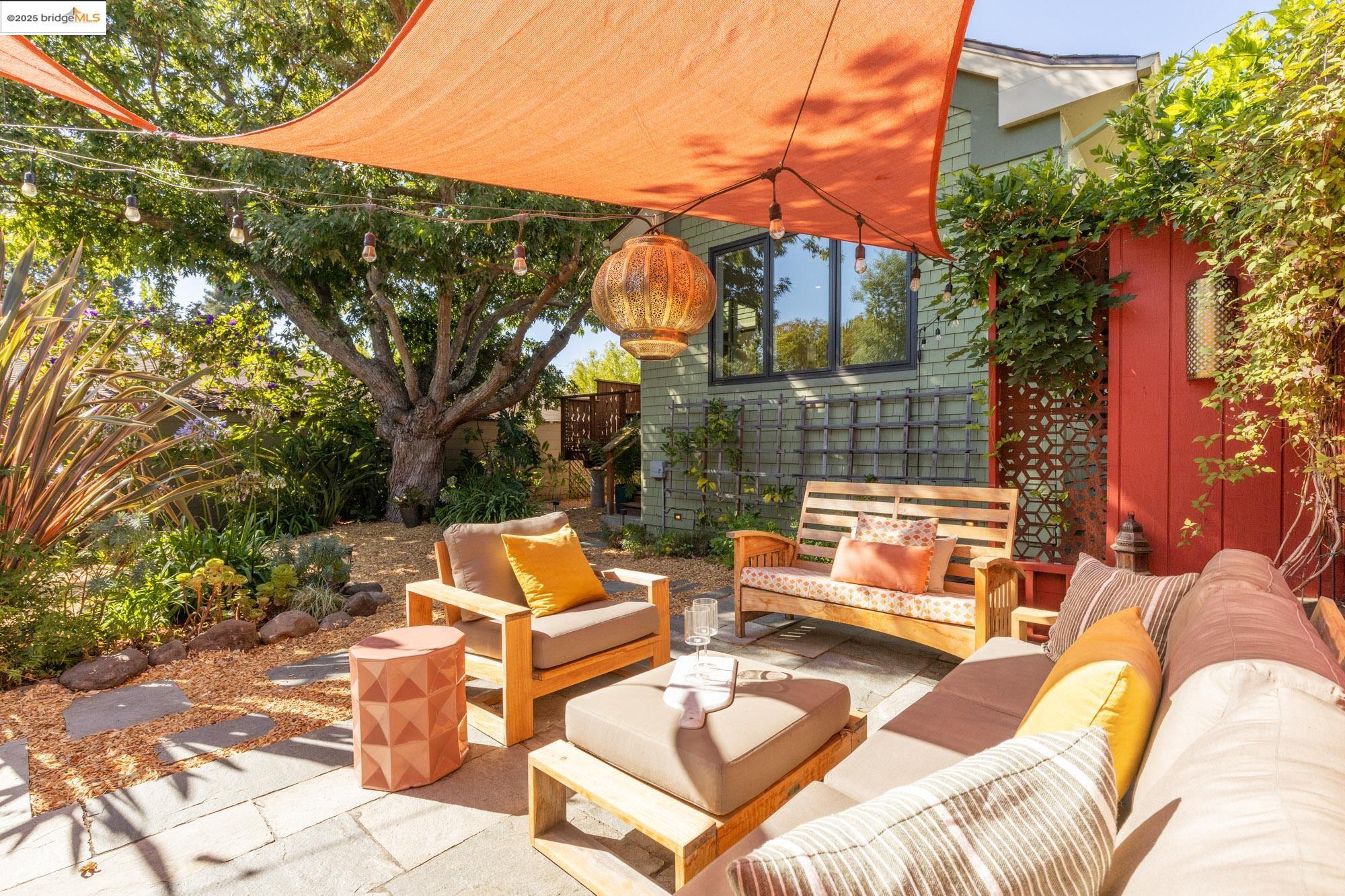 2204 Woolsey