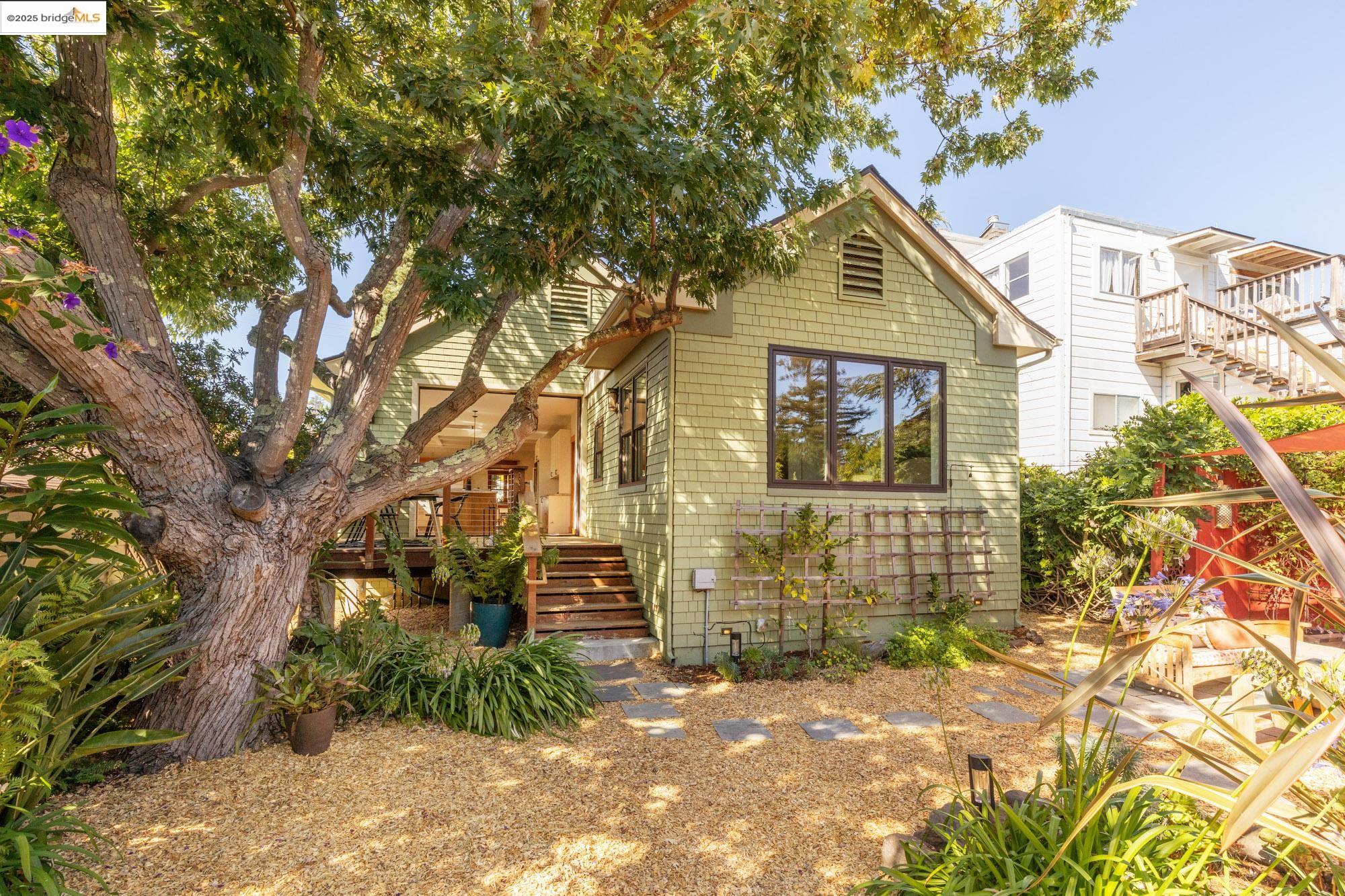 2204 Woolsey