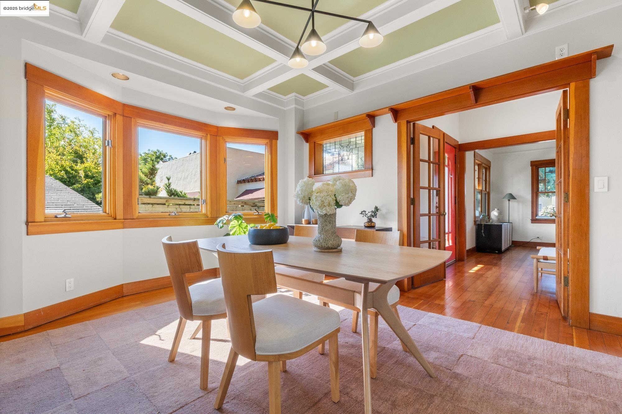 2204 Woolsey