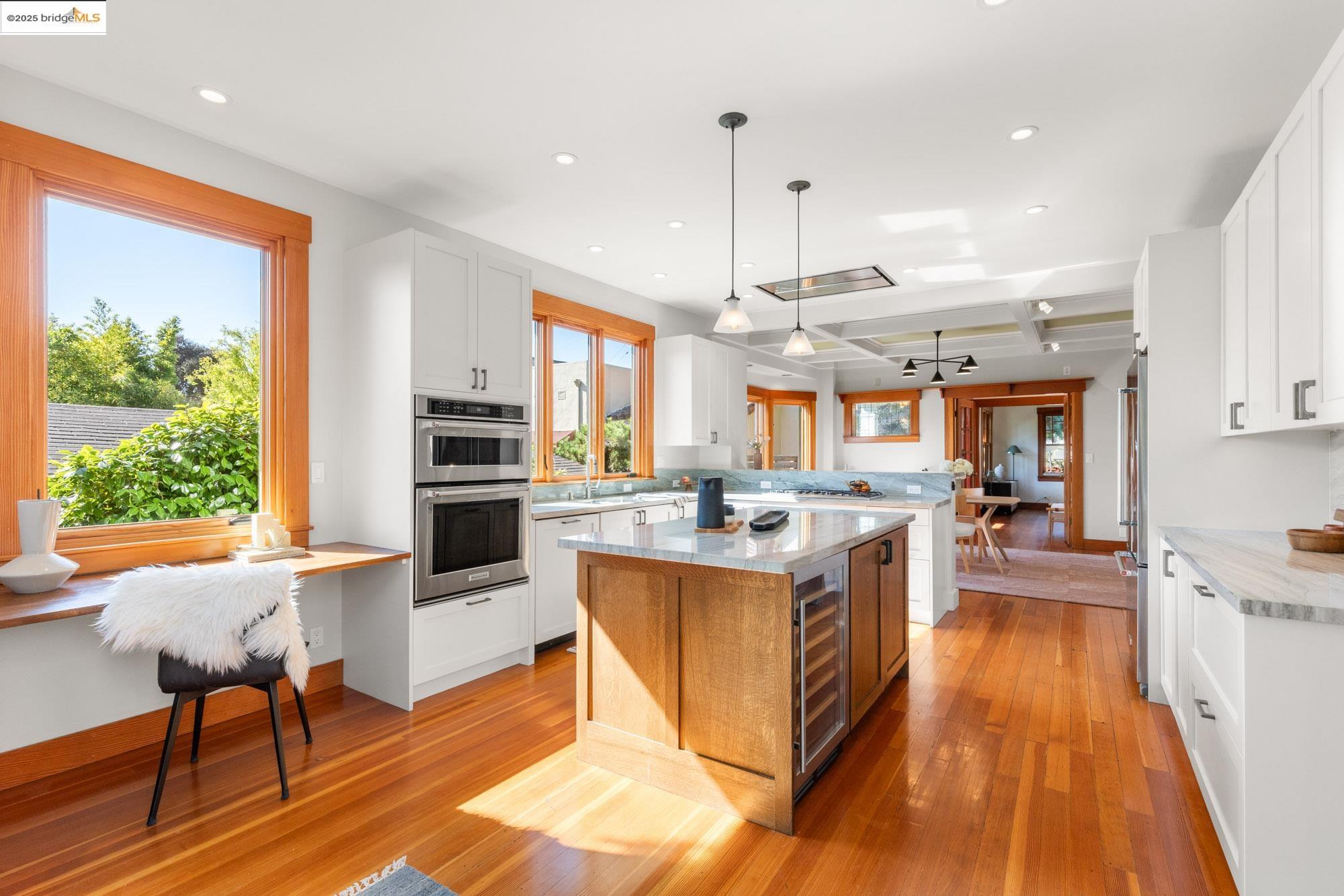 2204 Woolsey