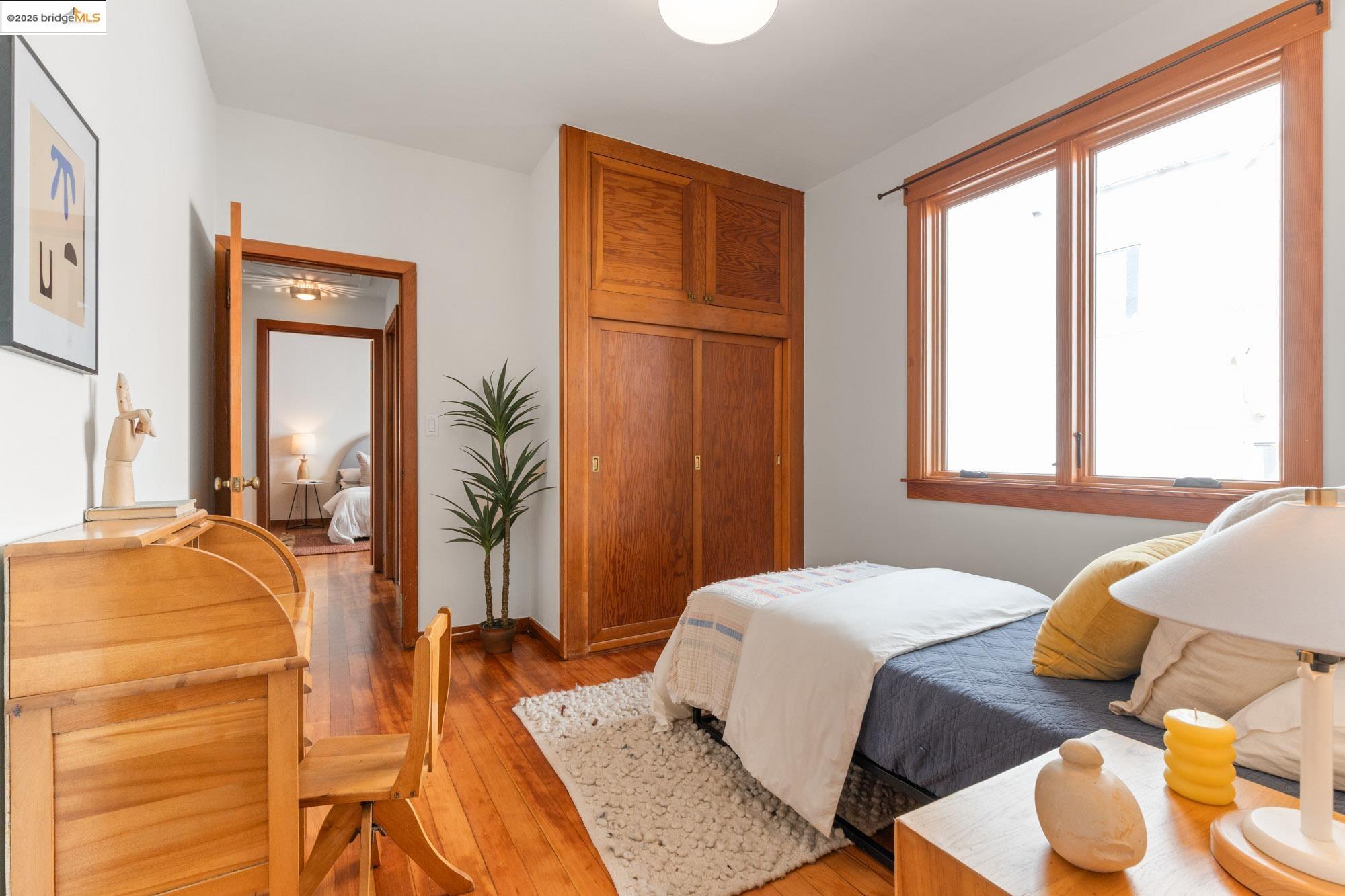 2204 Woolsey